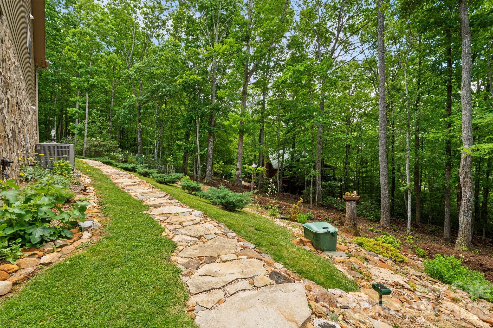 142 Highland Cove — West Jefferson