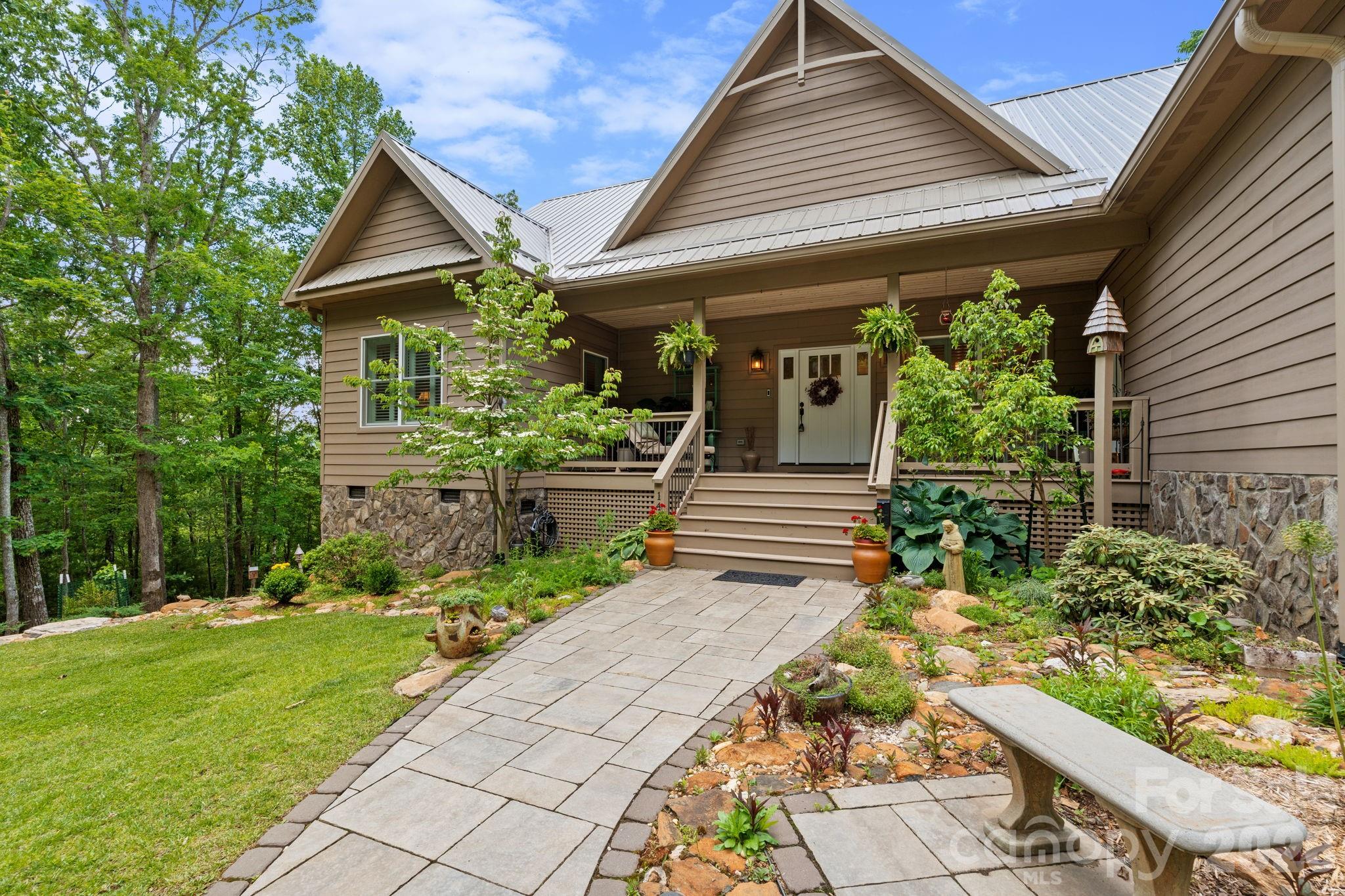 142 Highland Cove — West Jefferson