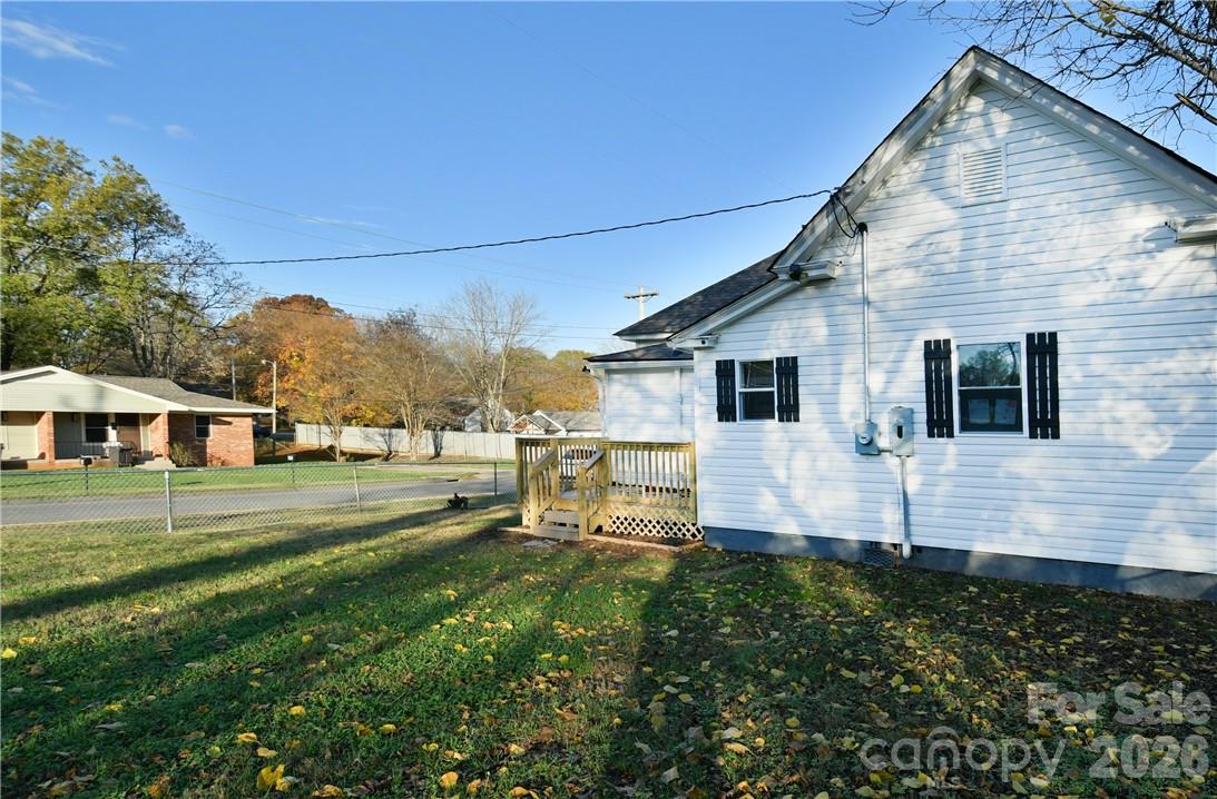 1204 4th Street — Statesville