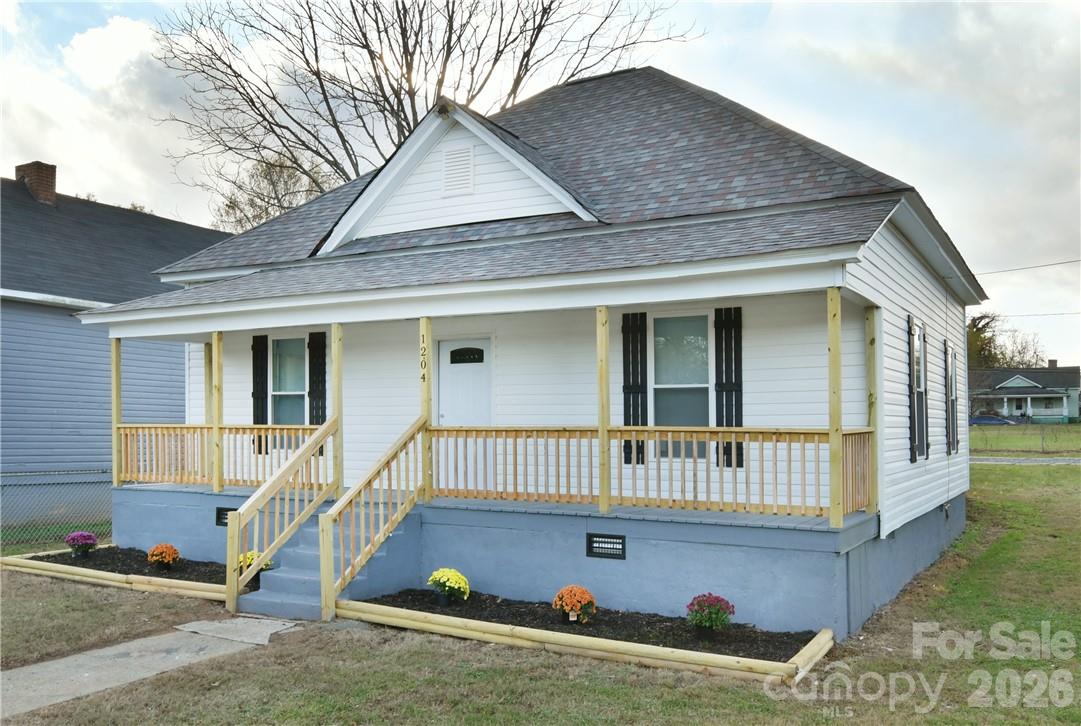 1204 4th Street — Statesville