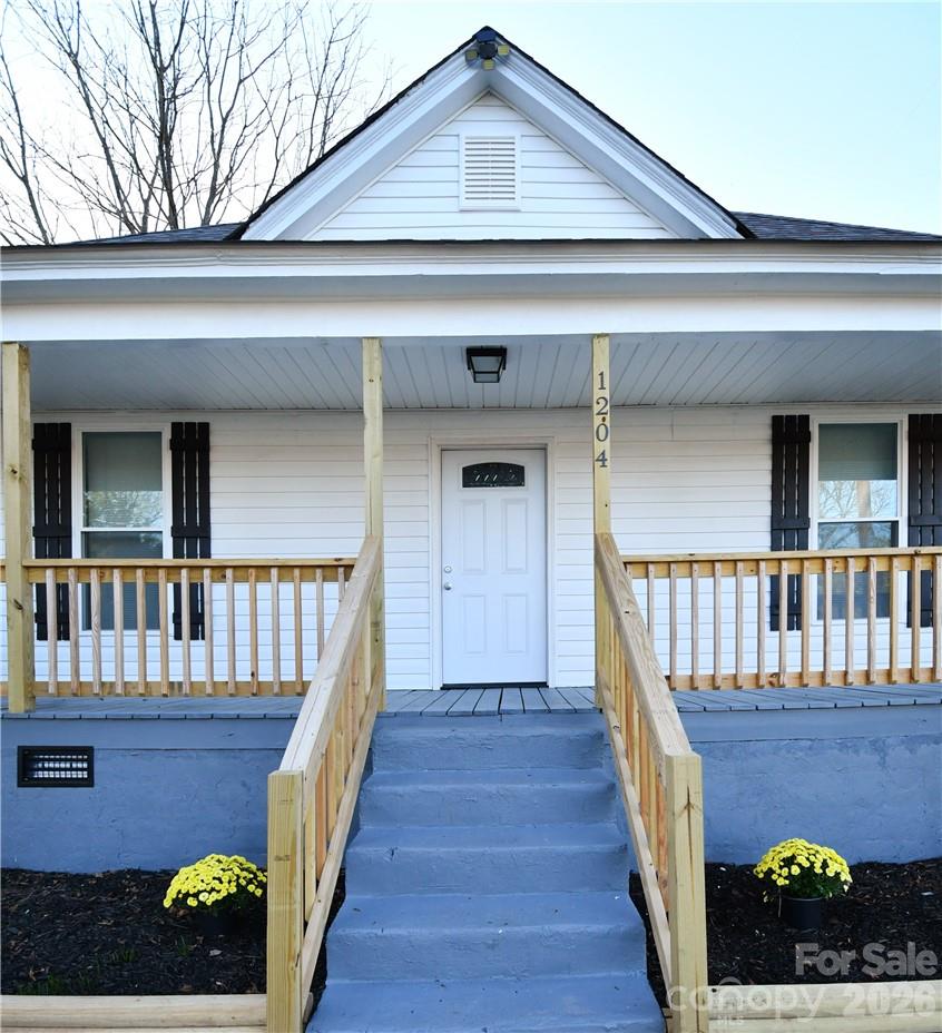 1204 4th Street — Statesville