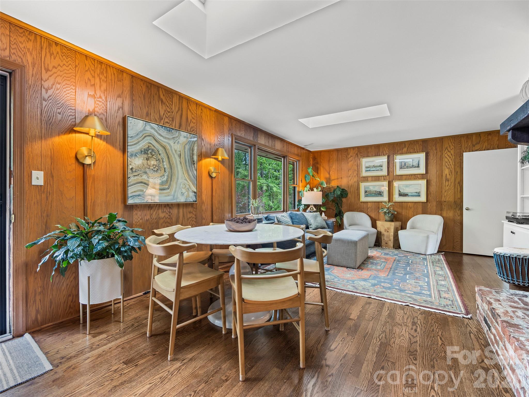 423 Vanderbilt Road — Asheville