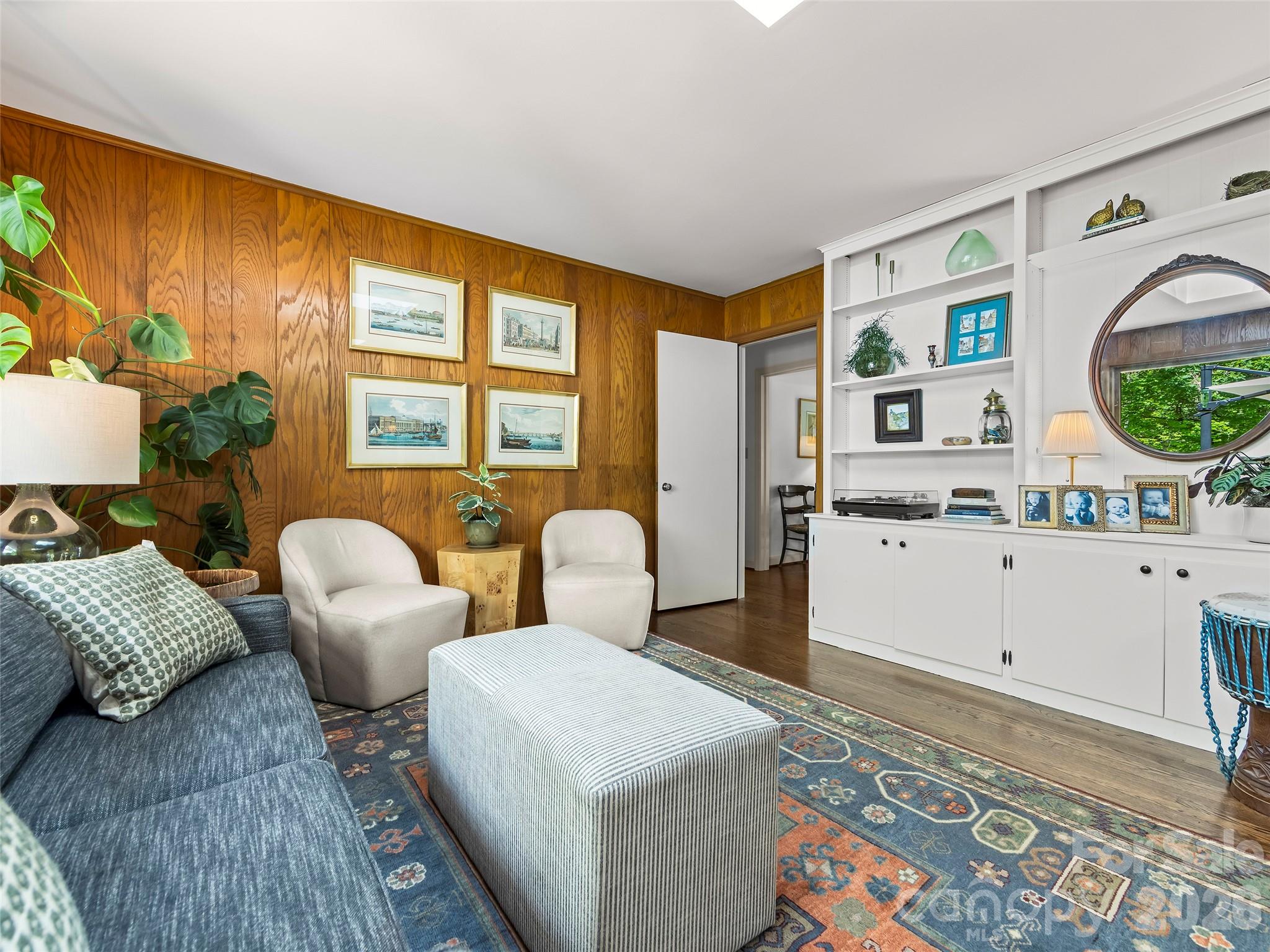 423 Vanderbilt Road — Asheville