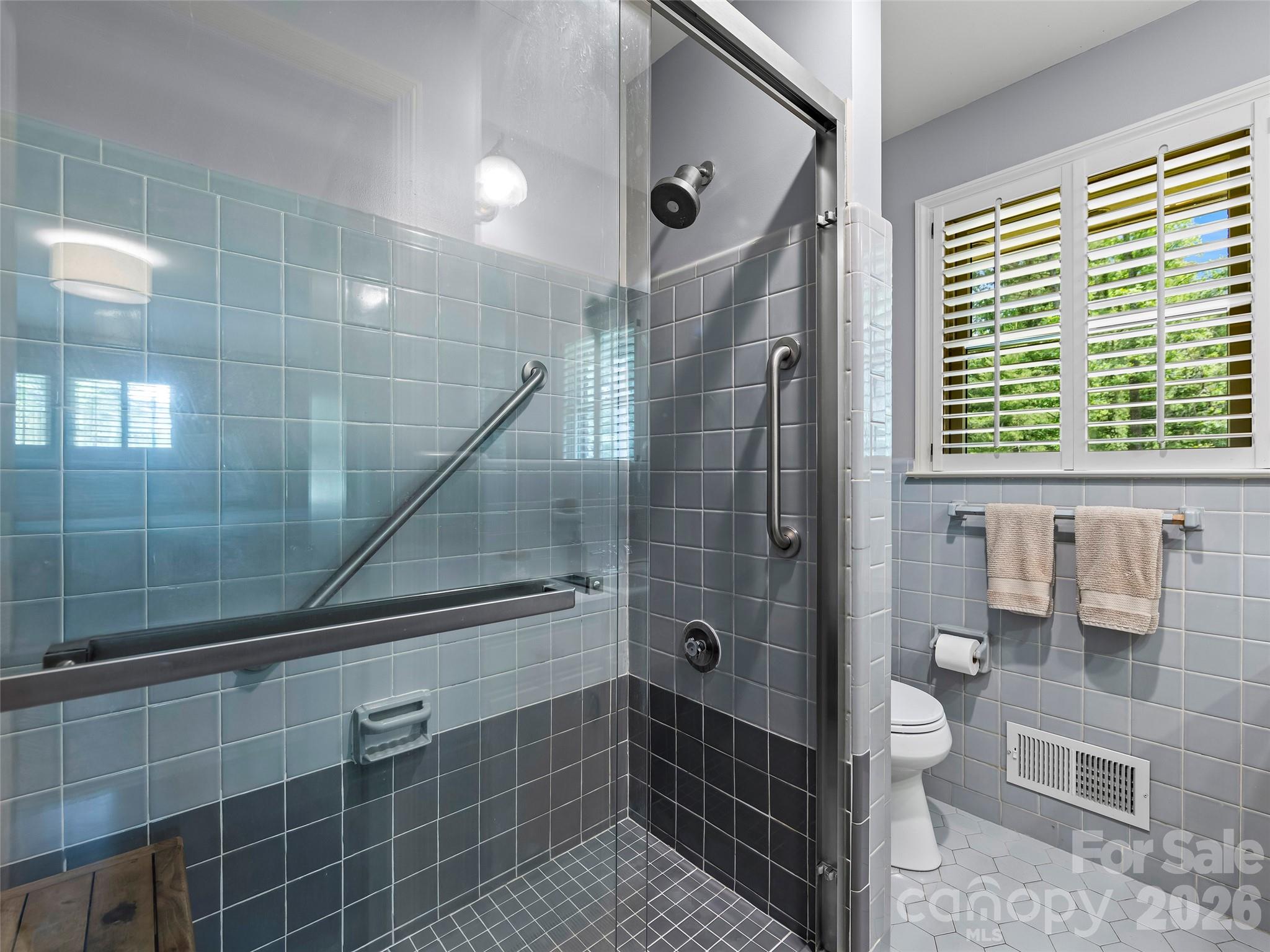423 Vanderbilt Road — Asheville