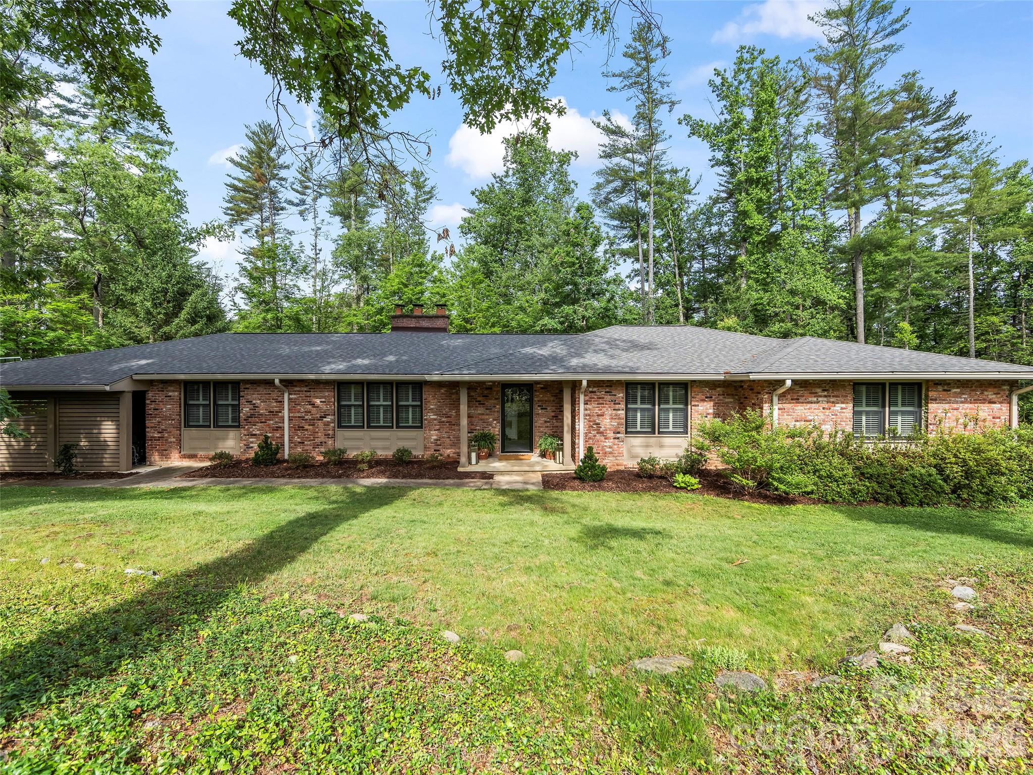423 Vanderbilt Road — Asheville