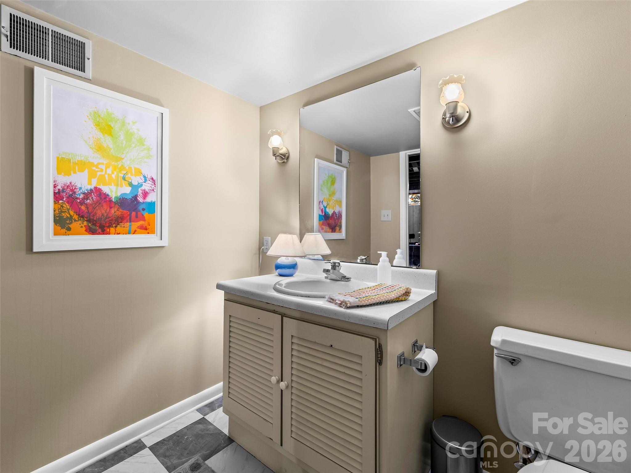 423 Vanderbilt Road — Asheville