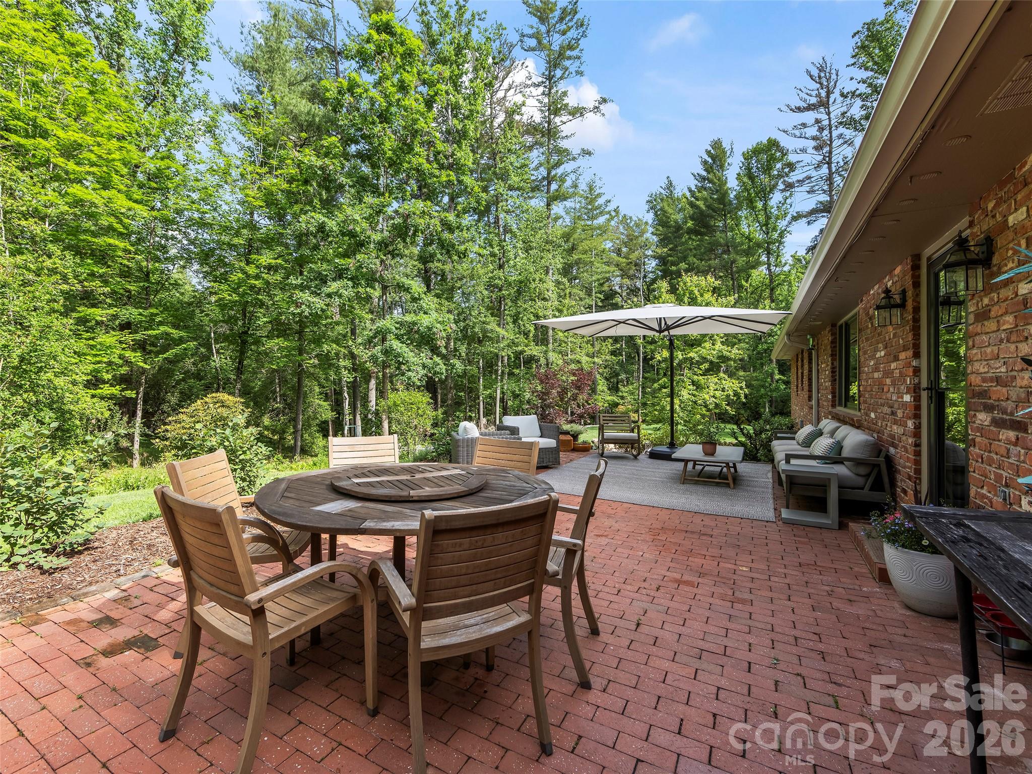 423 Vanderbilt Road — Asheville