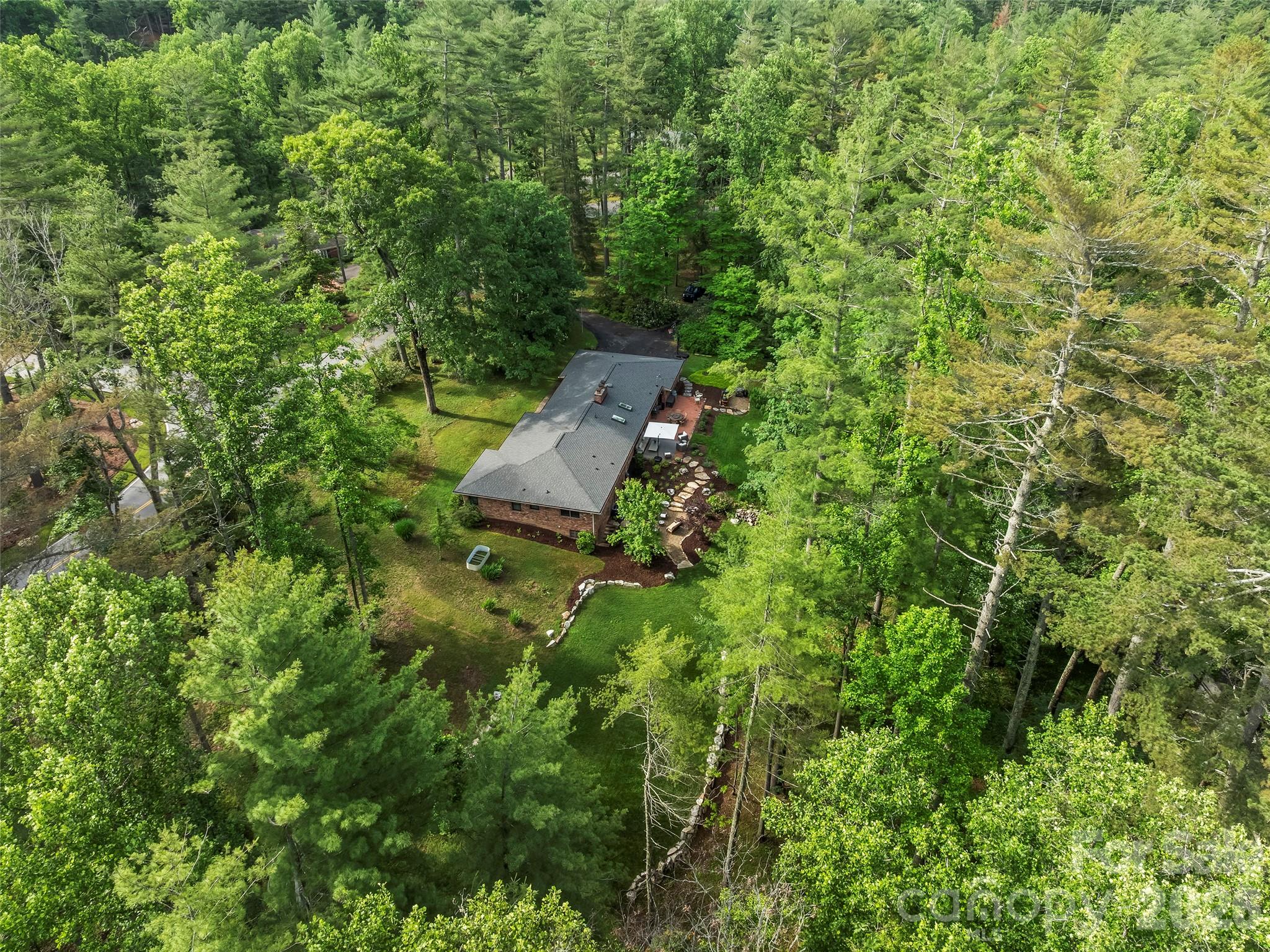 423 Vanderbilt Road — Asheville