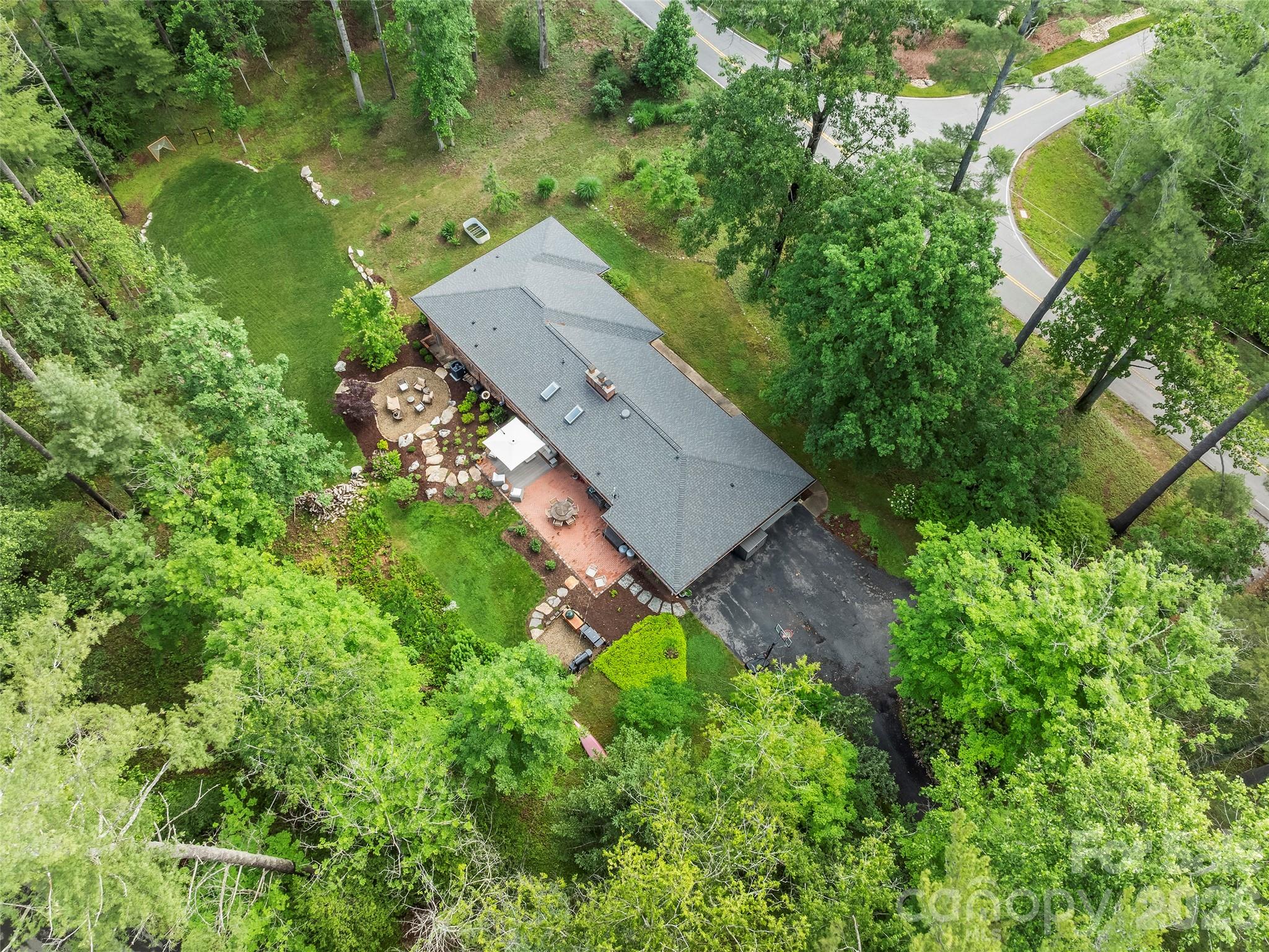 423 Vanderbilt Road — Asheville