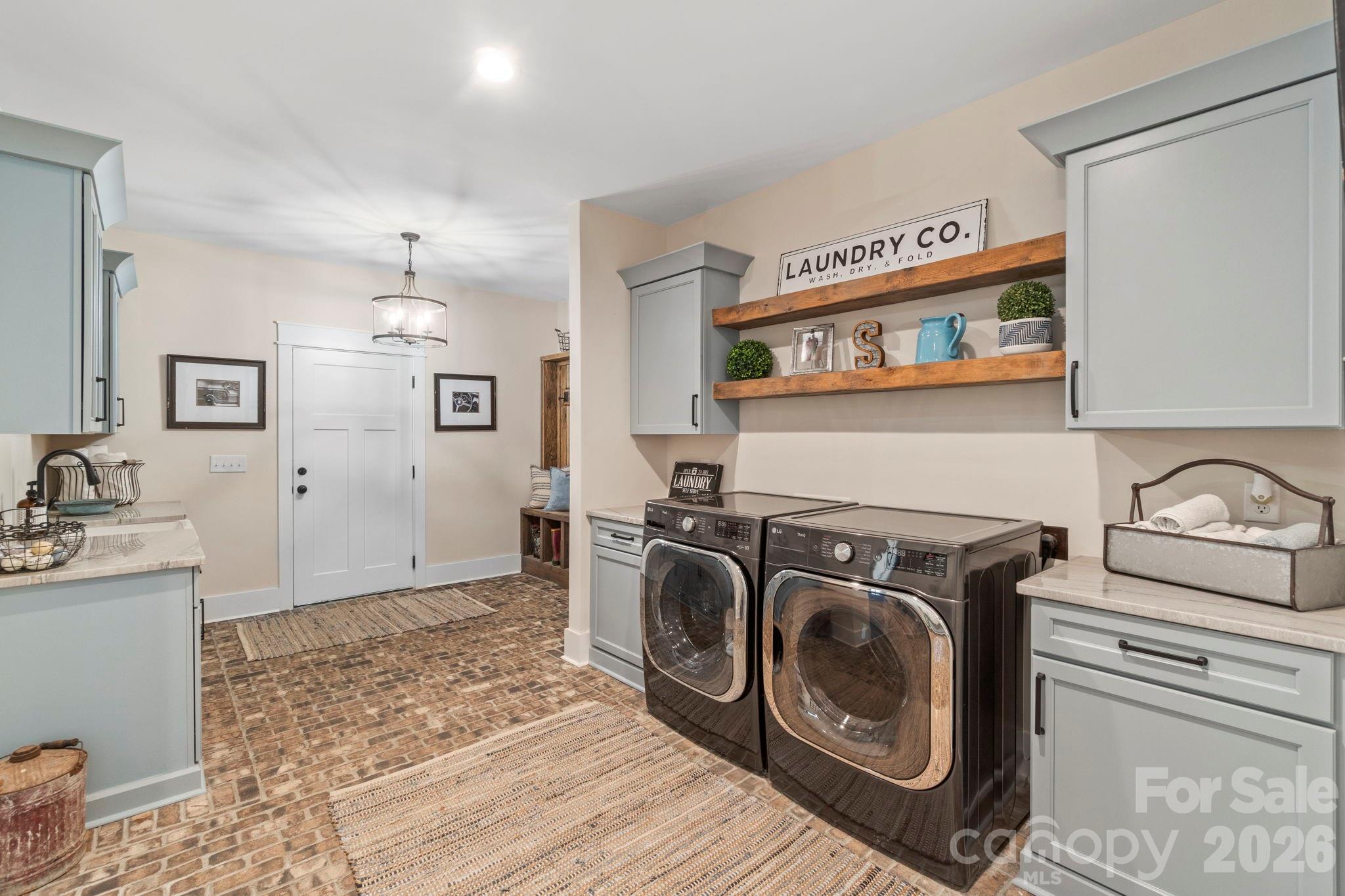 6991 Oakridge Road #1 — Clover