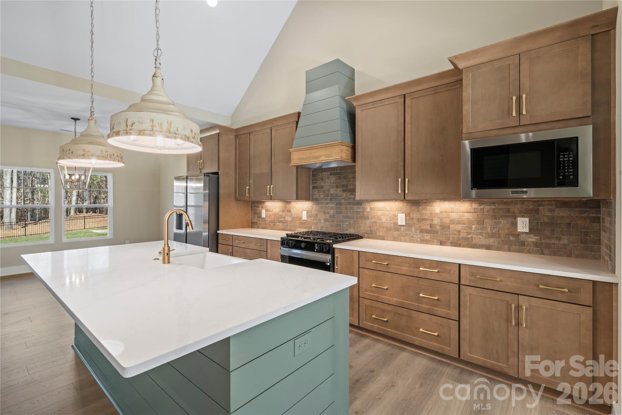 6991 Oakridge Road #1 — Clover
