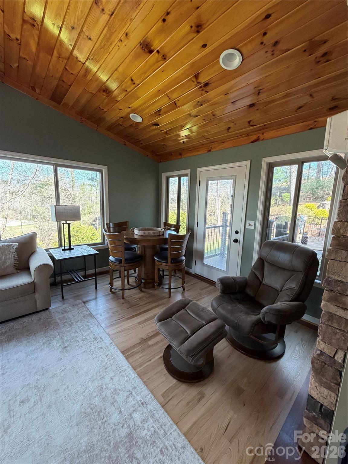 236 Robinwood Circle NE — Lenoir
