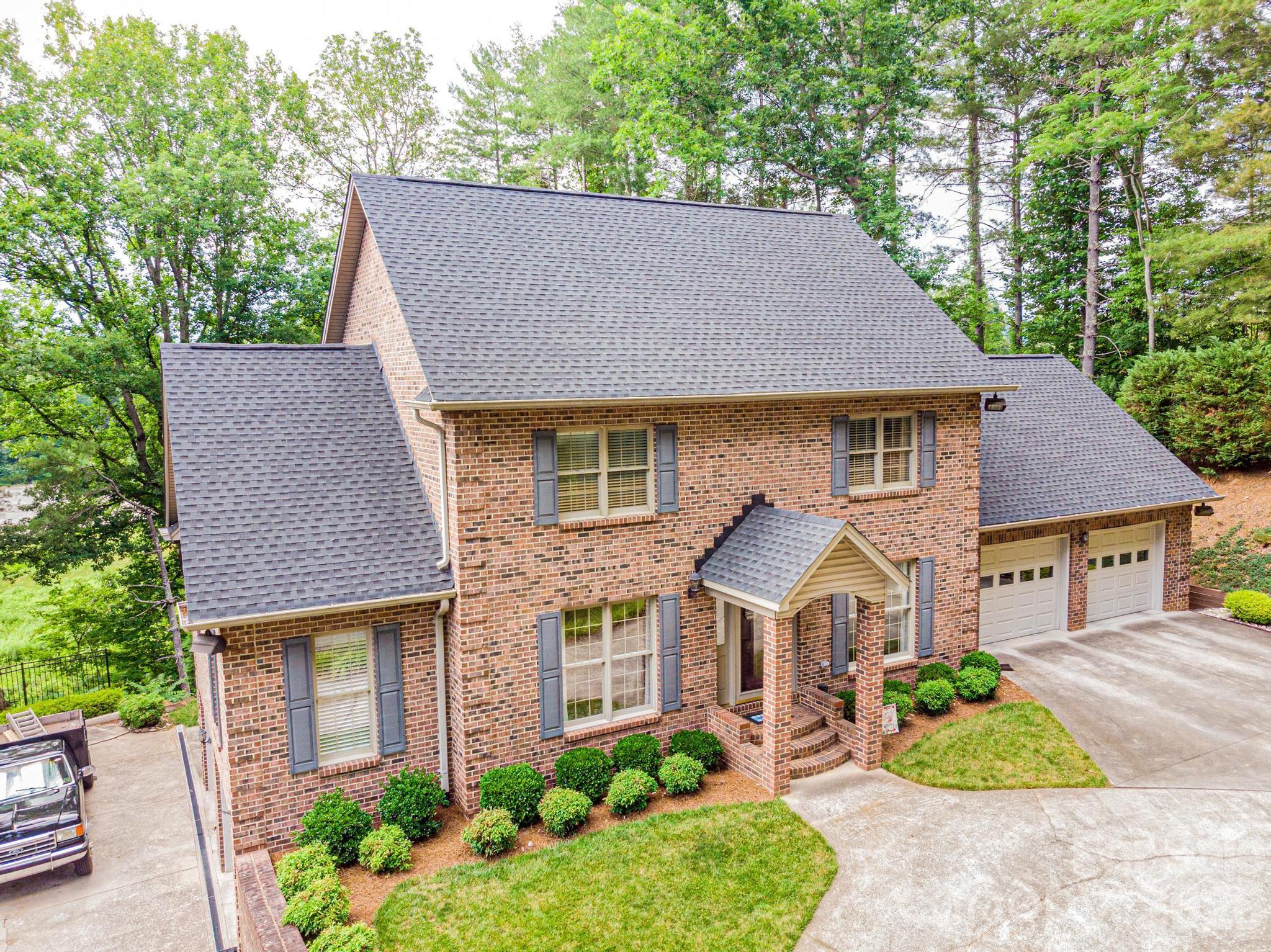 236 Robinwood Circle NE — Lenoir