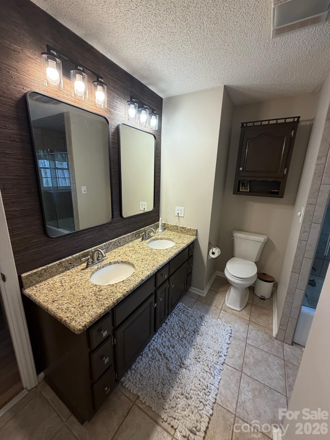 236 Robinwood Circle NE — Lenoir