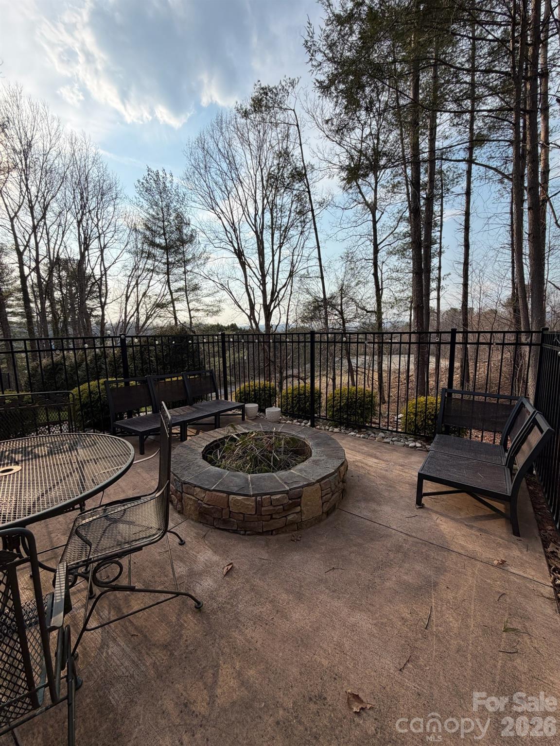 236 Robinwood Circle NE — Lenoir