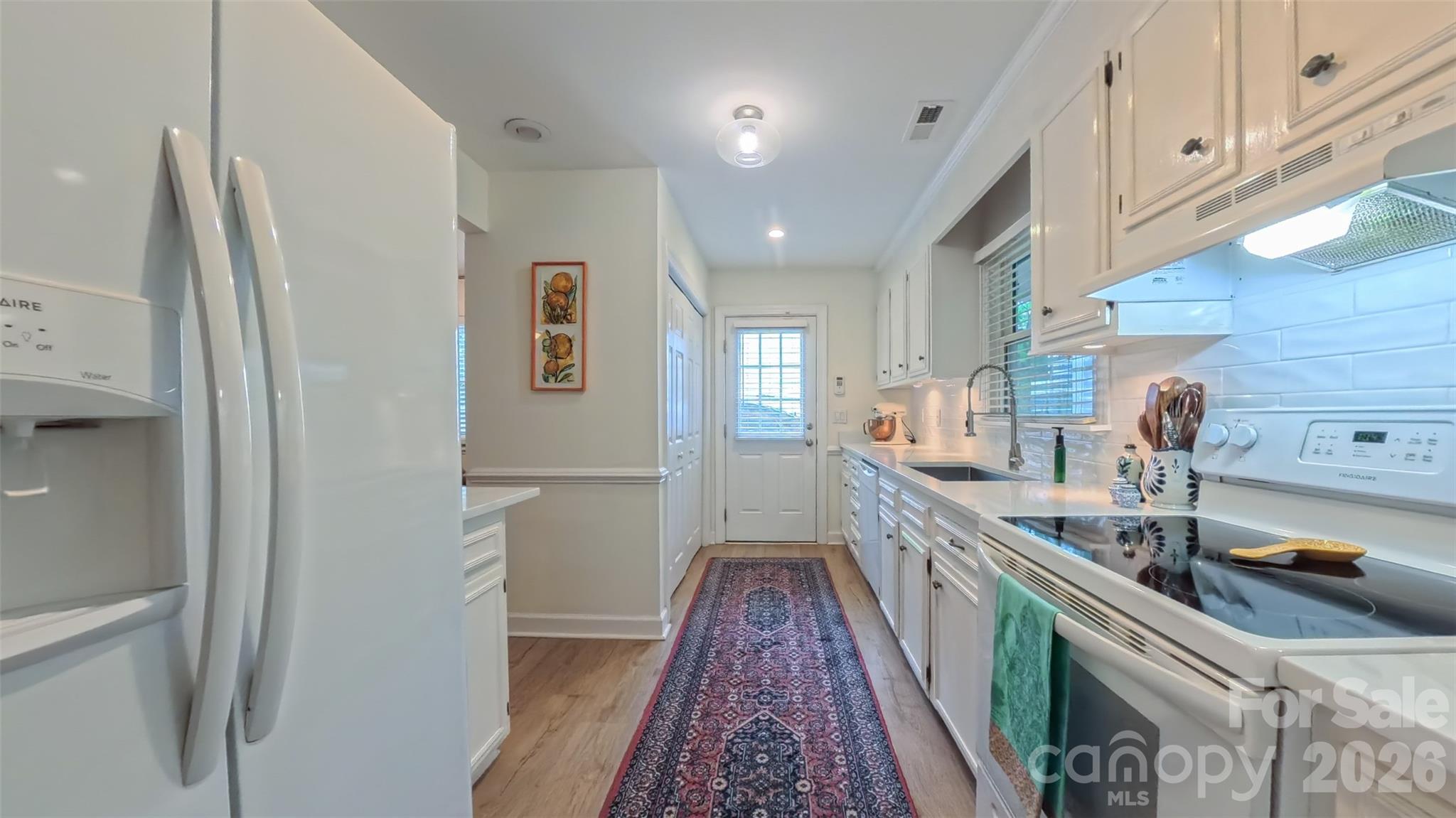 2425 Turnberry Lane — Charlotte
