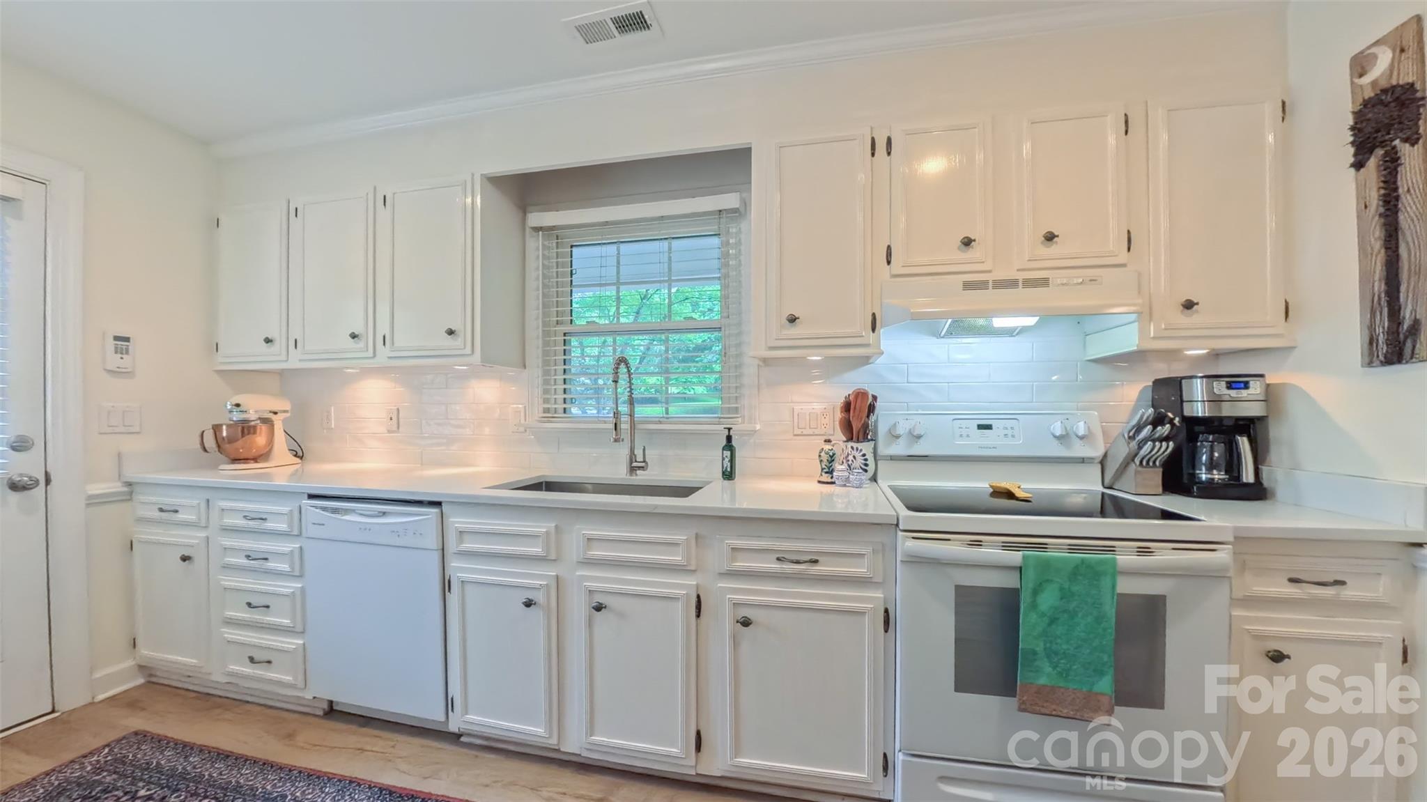 2425 Turnberry Lane — Charlotte