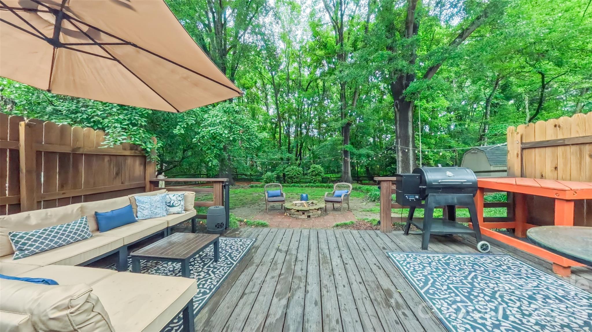 2425 Turnberry Lane — Charlotte