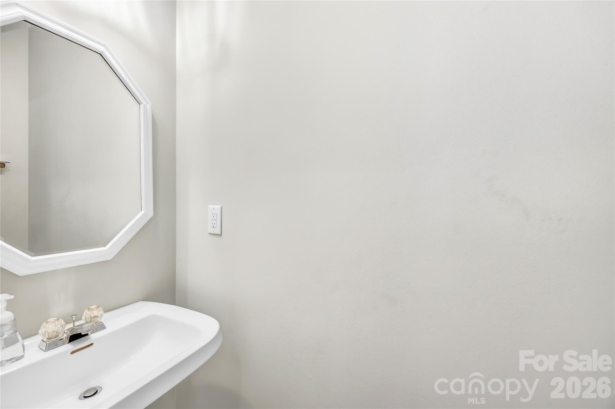 17327 Newlands Corner Lane — Charlotte