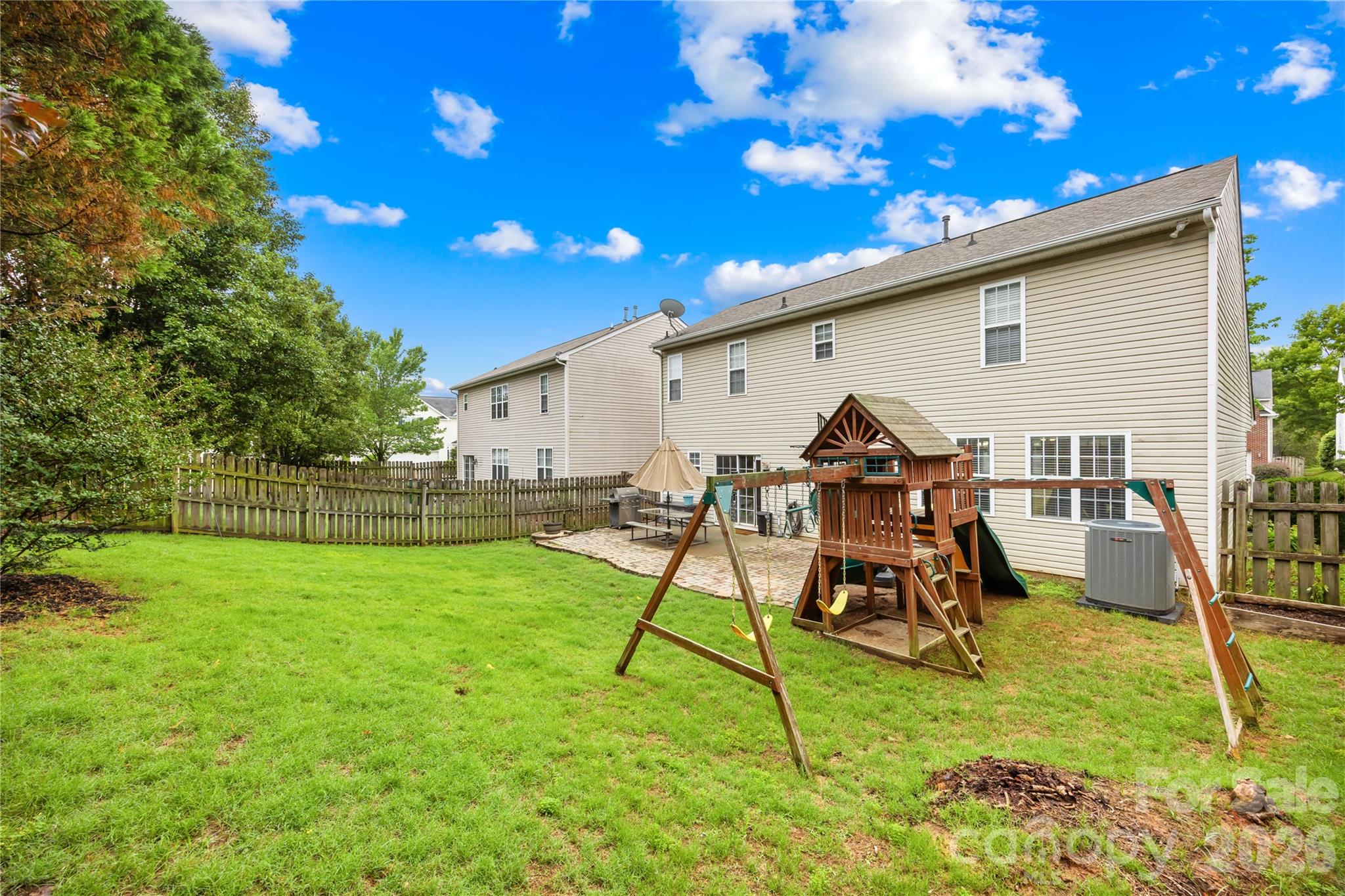 17327 Newlands Corner Lane — Charlotte