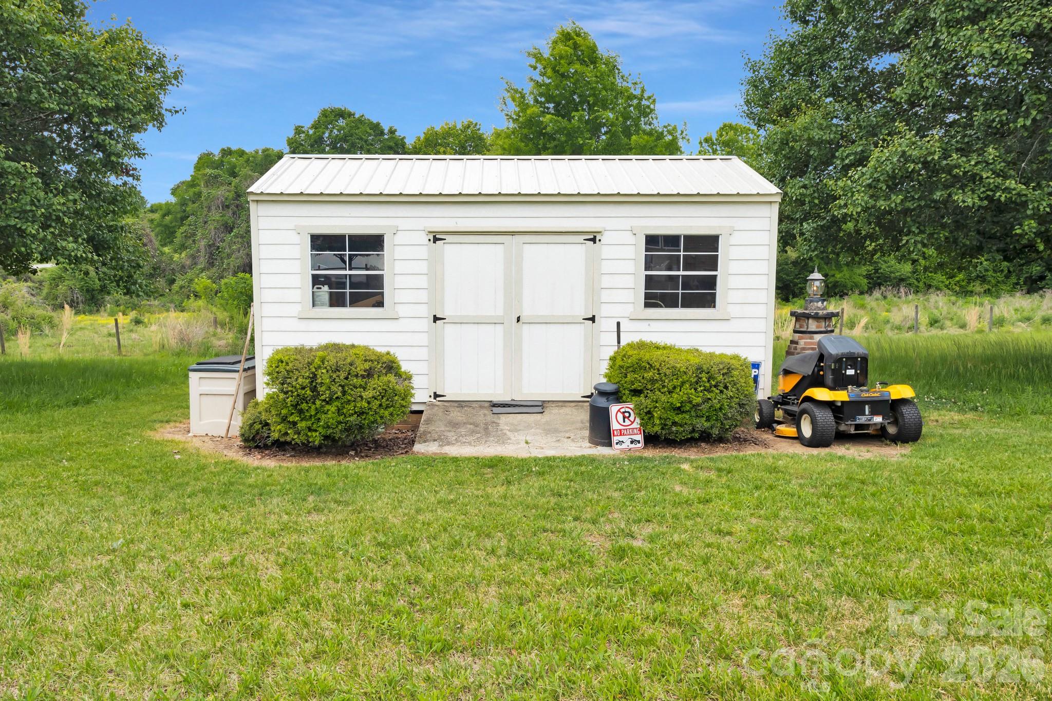 1677 Jennings Road — Olin