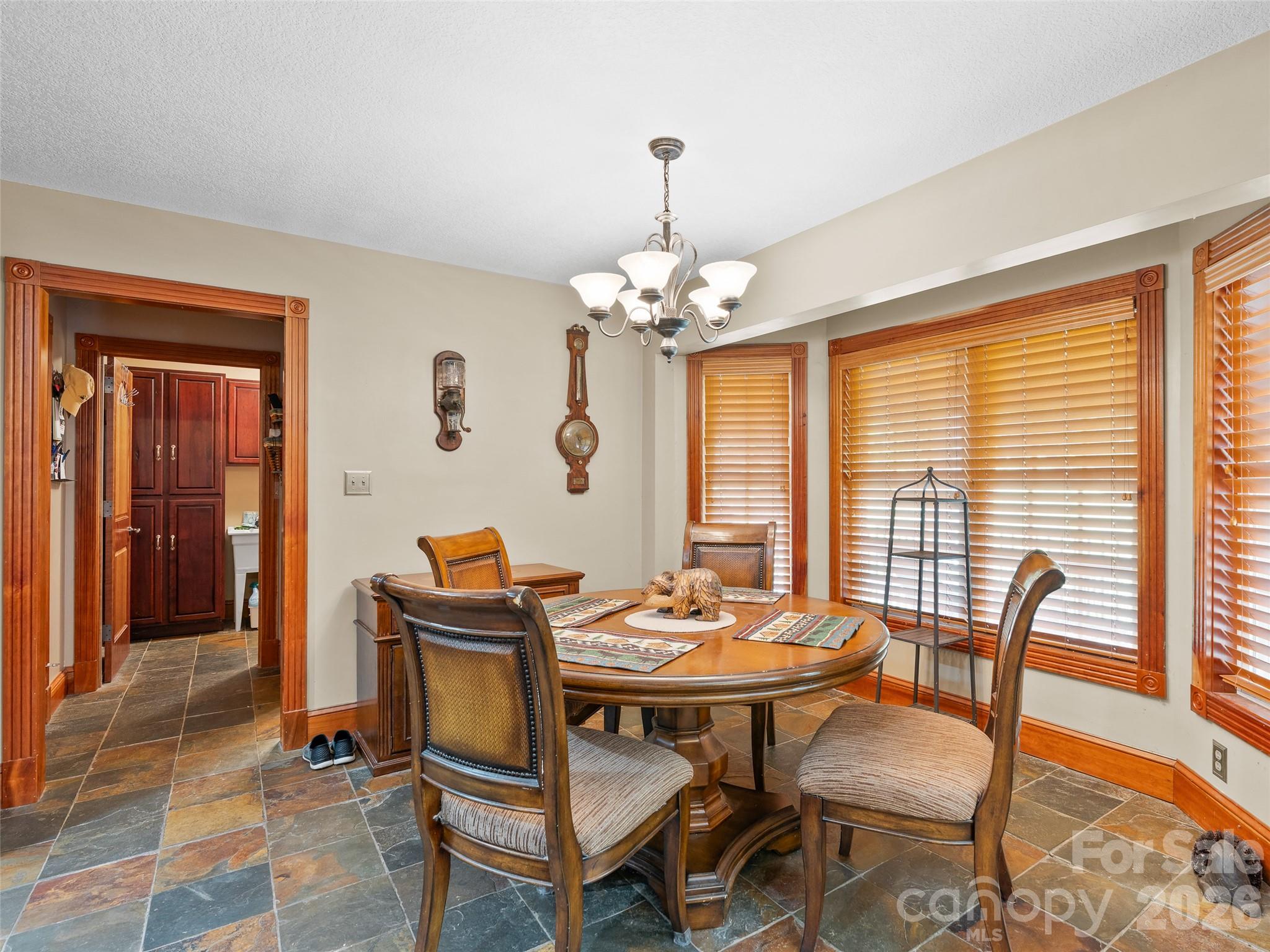 40 Hope Road — Weaverville