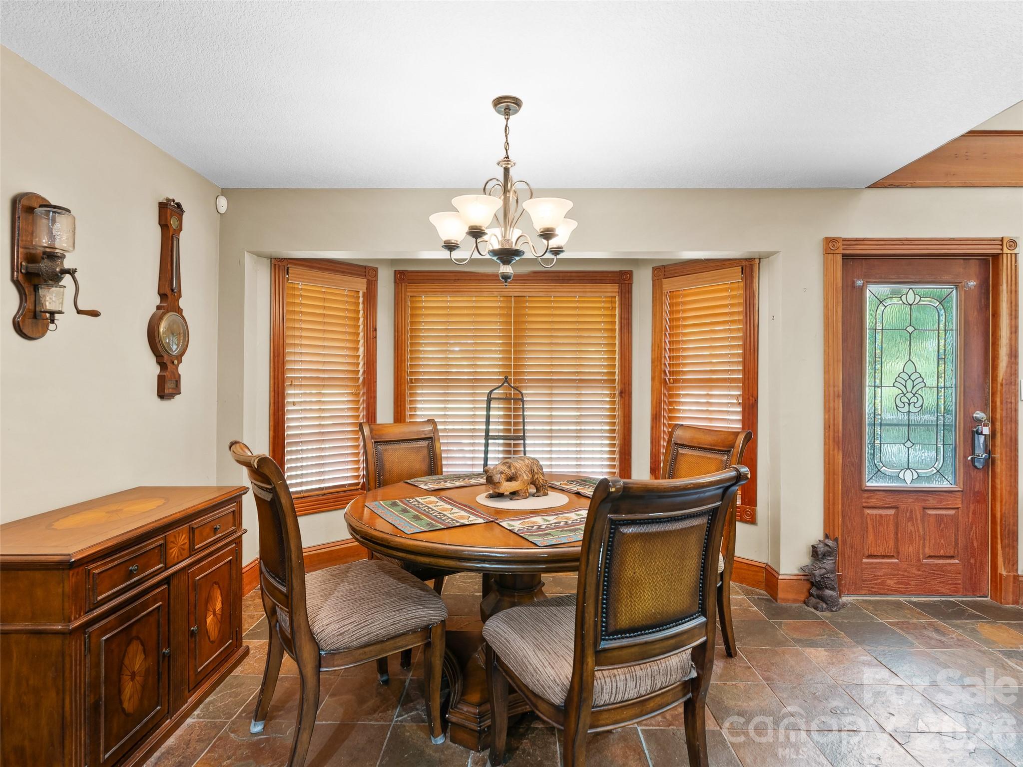 40 Hope Road — Weaverville