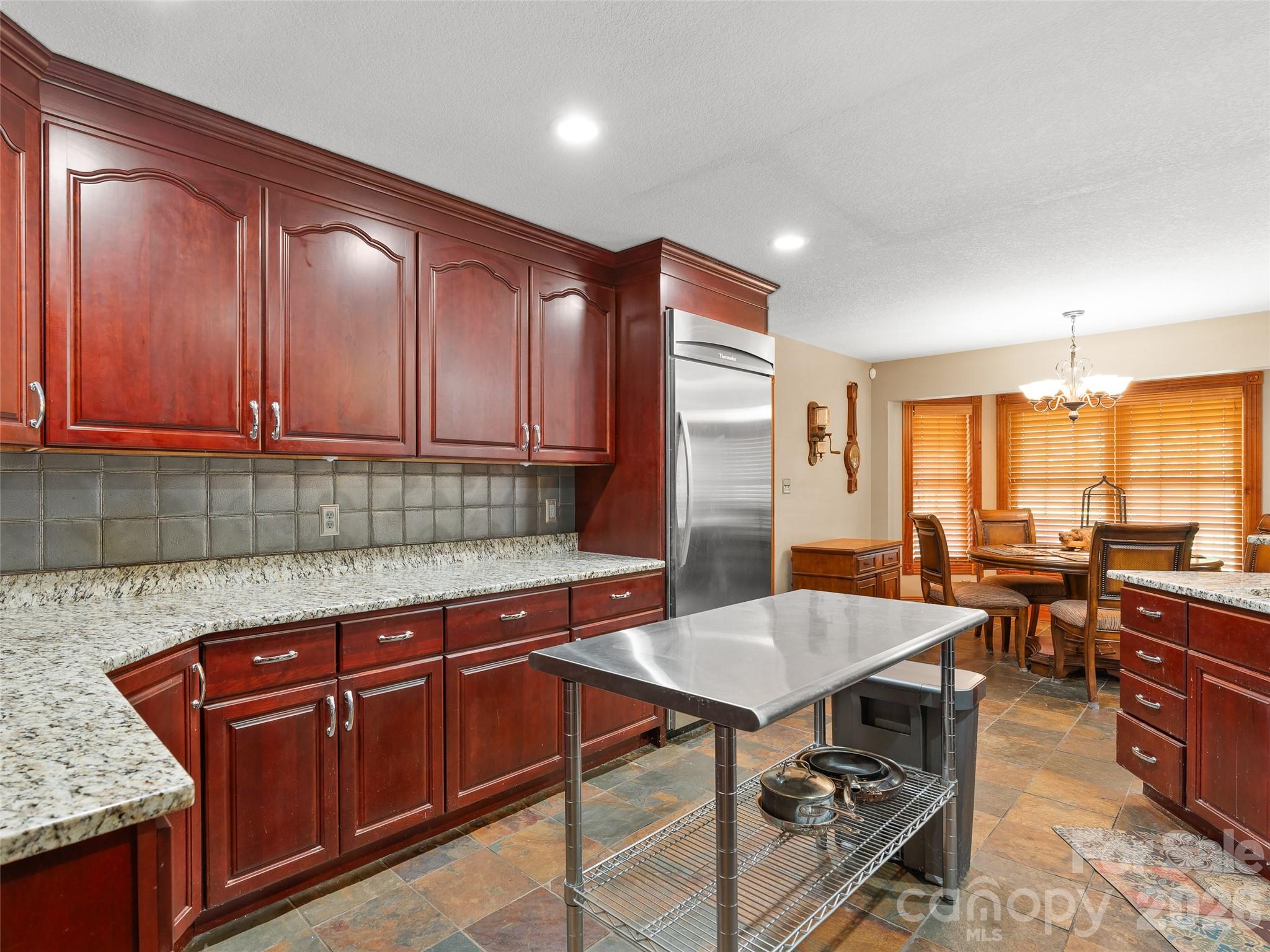40 Hope Road — Weaverville