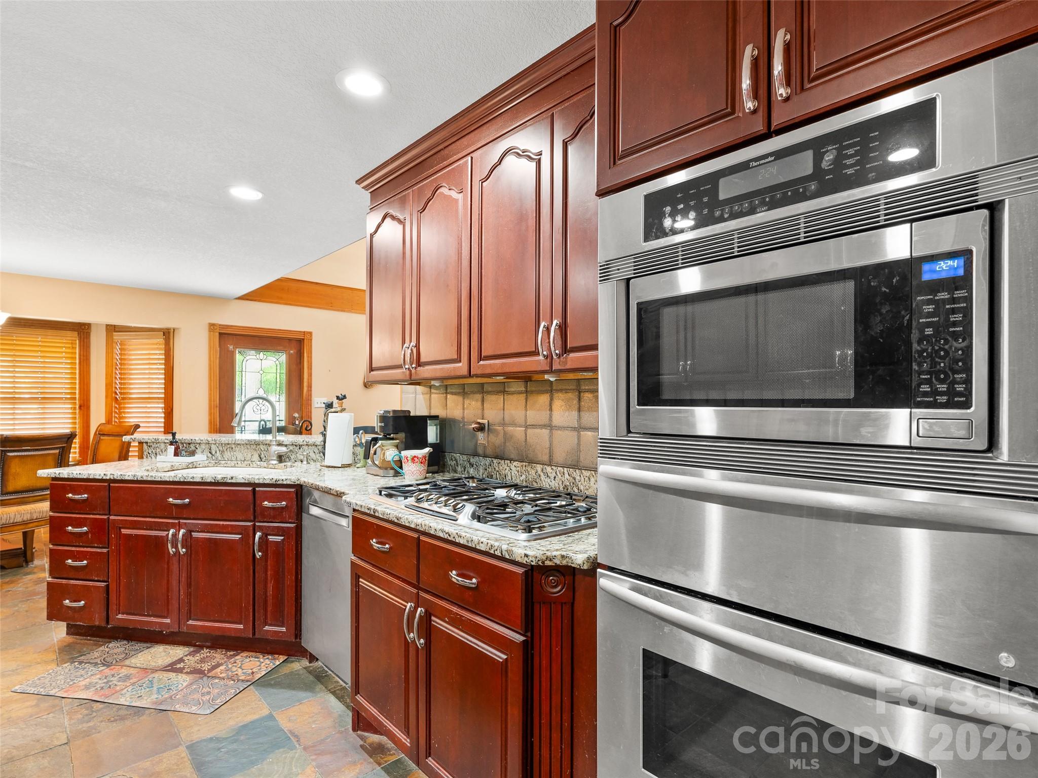 40 Hope Road — Weaverville