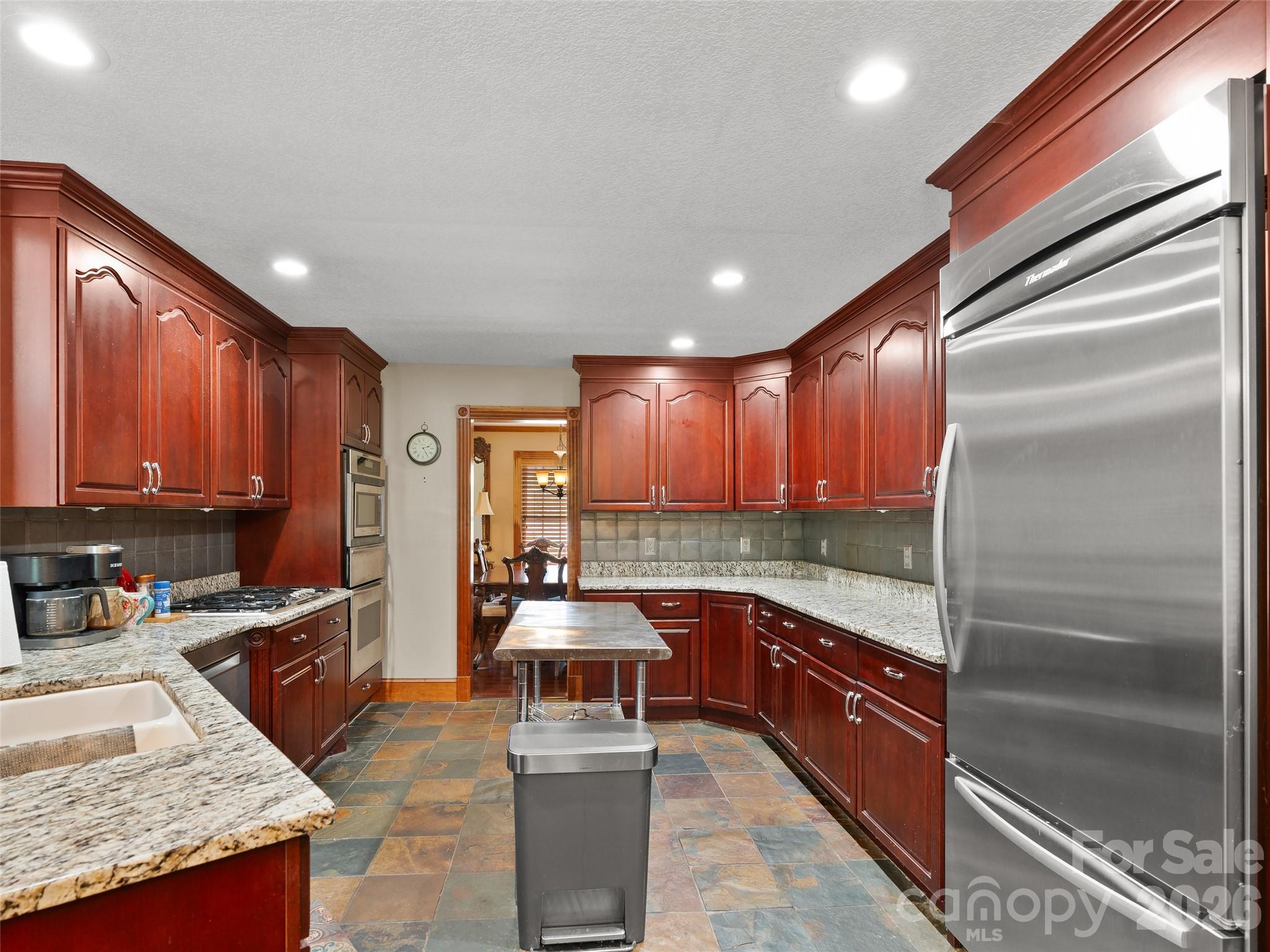 40 Hope Road — Weaverville