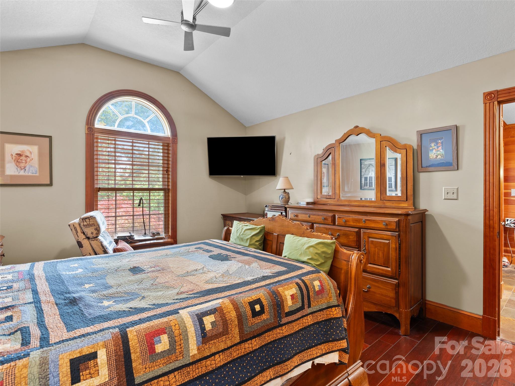 40 Hope Road — Weaverville