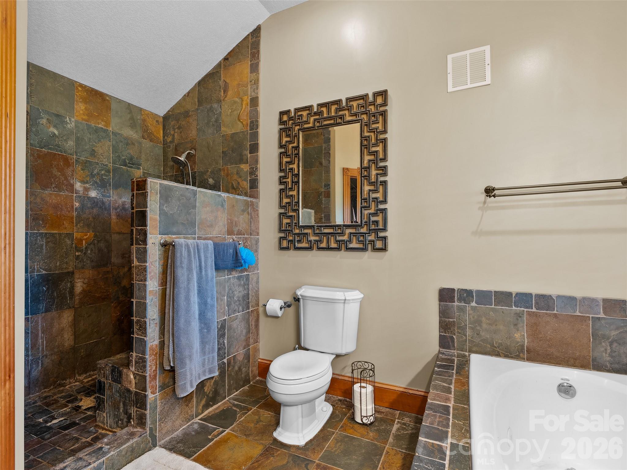 40 Hope Road — Weaverville