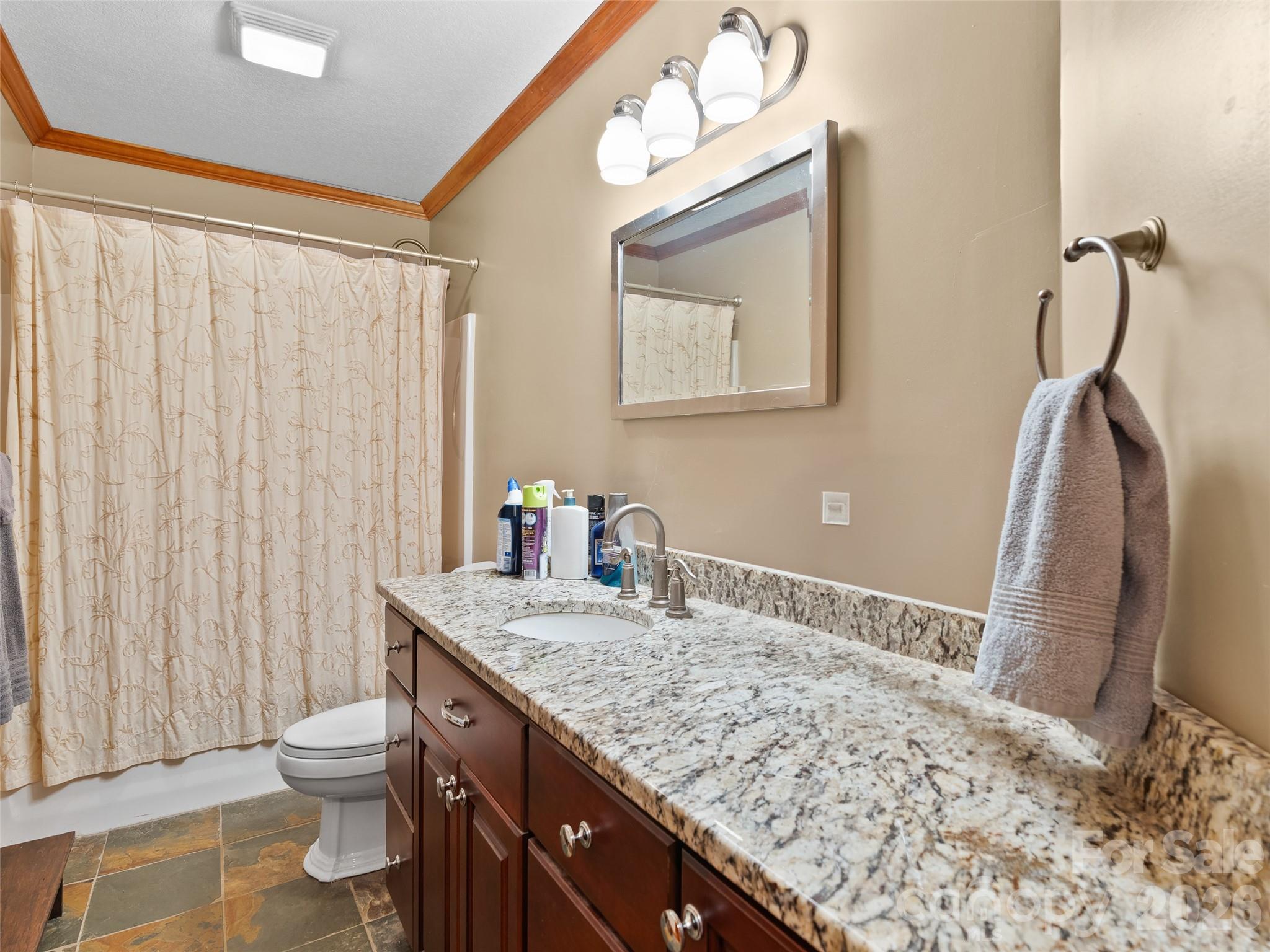 40 Hope Road — Weaverville