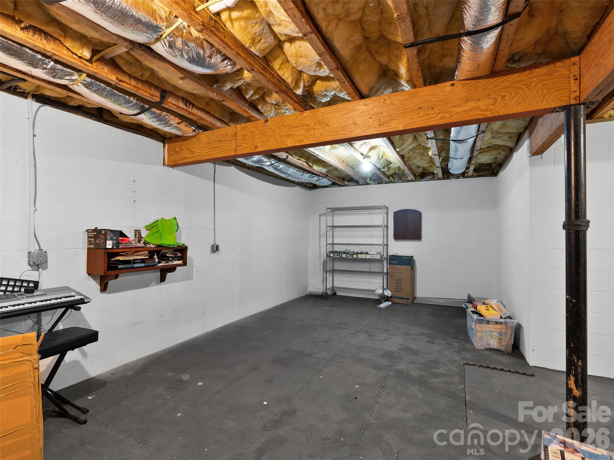 40 Hope Road — Weaverville
