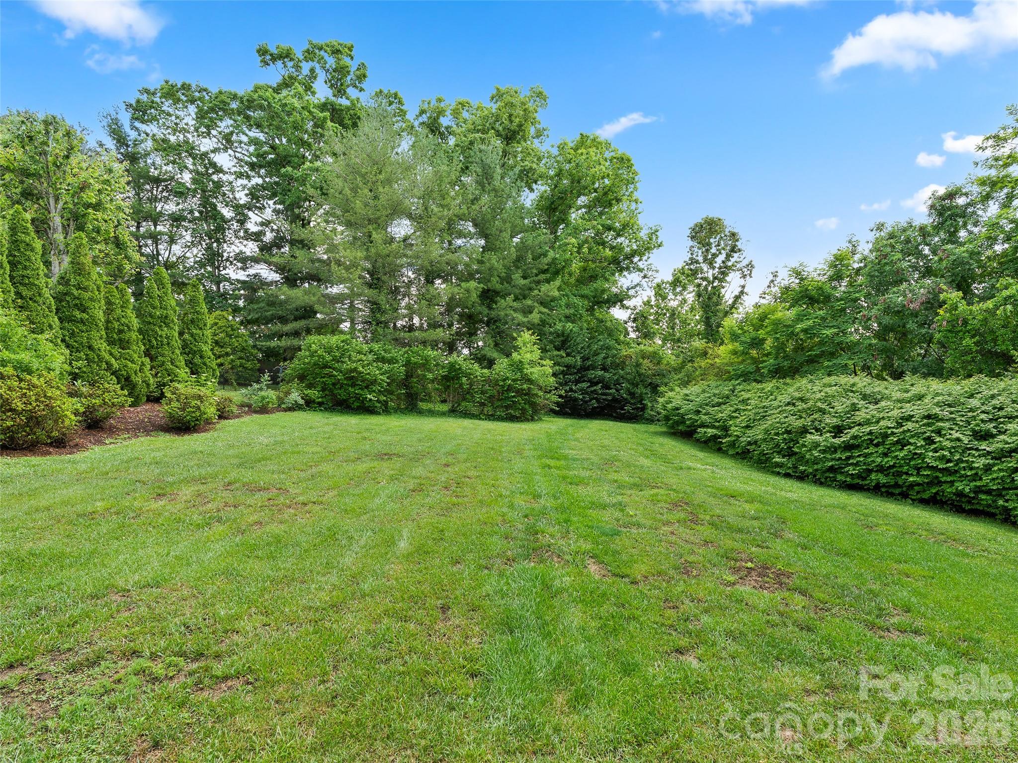 40 Hope Road — Weaverville