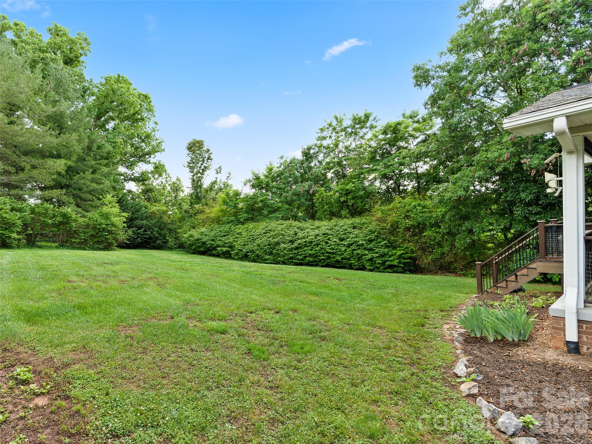 40 Hope Road — Weaverville