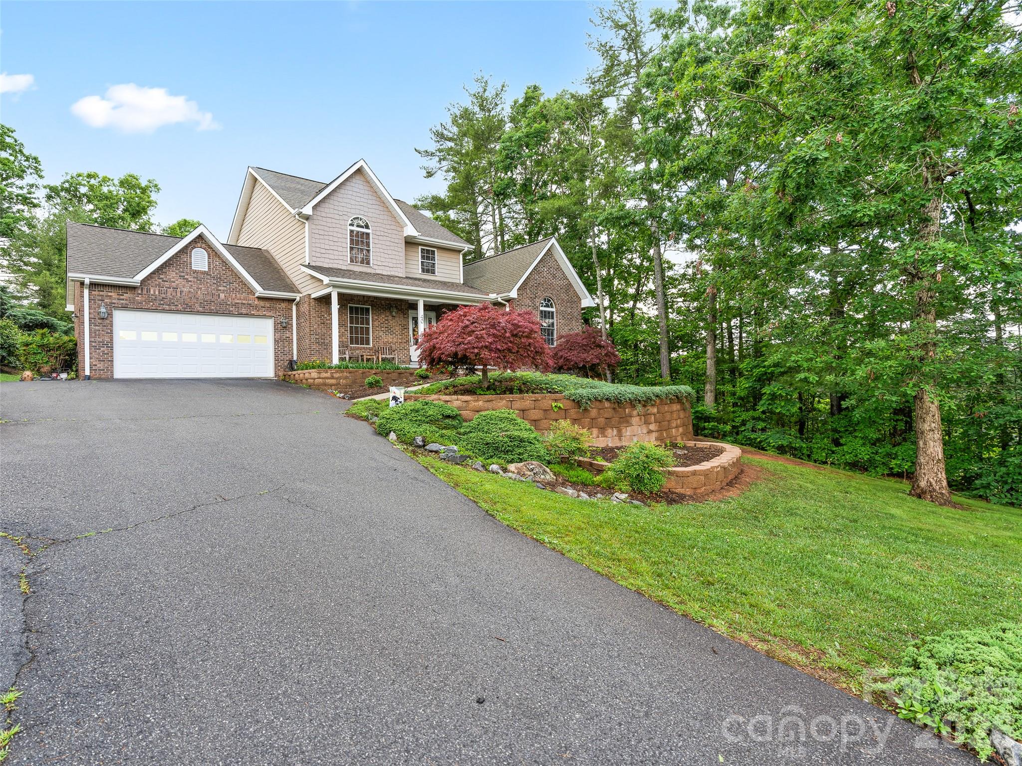40 Hope Road — Weaverville