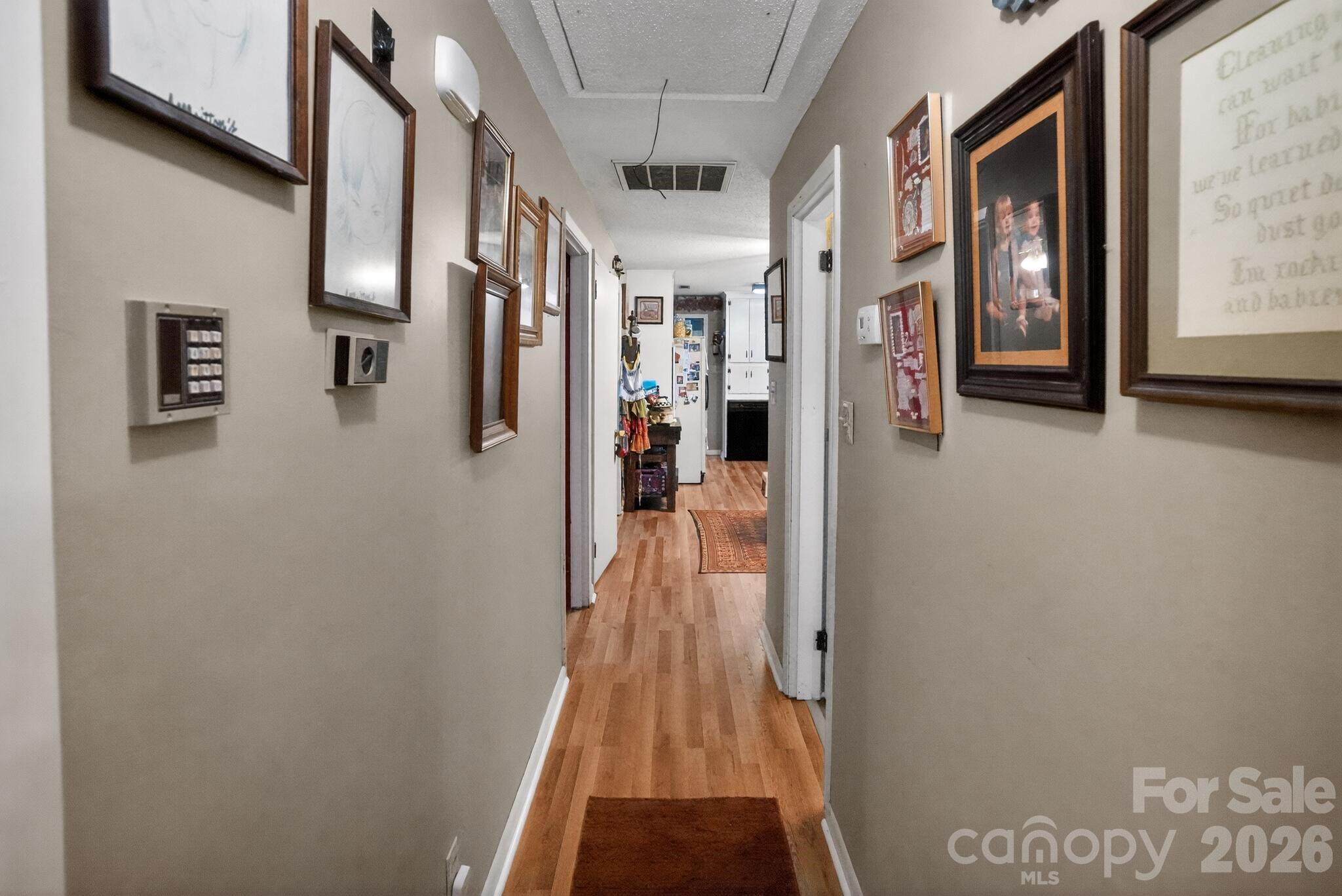 2291 19th Avenue NE — Hickory