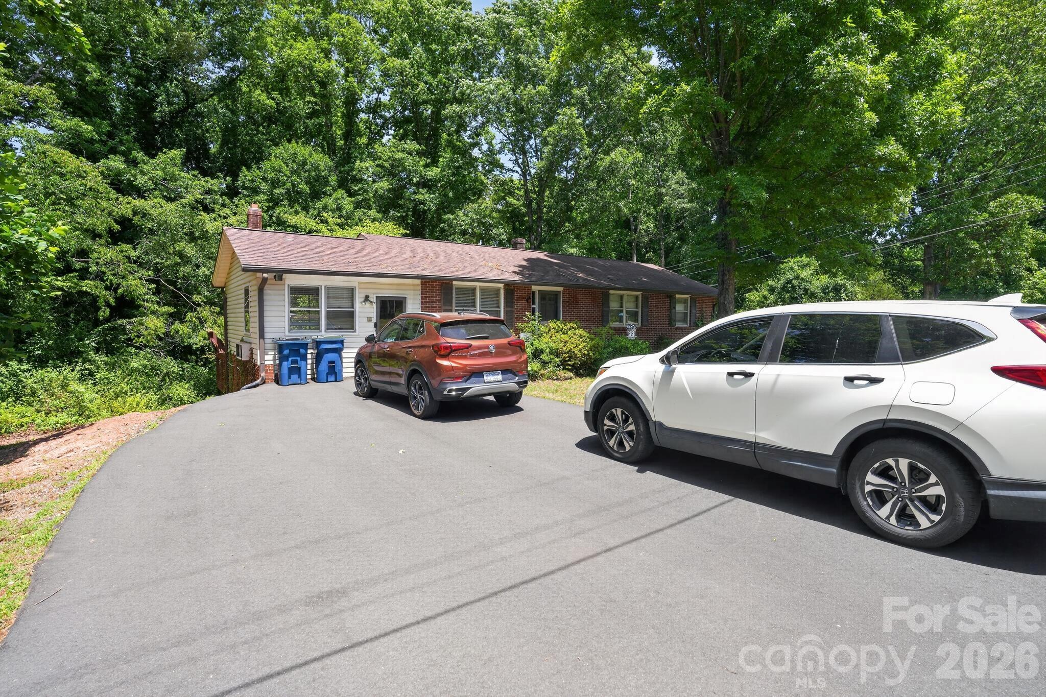 2291 19th Avenue NE — Hickory