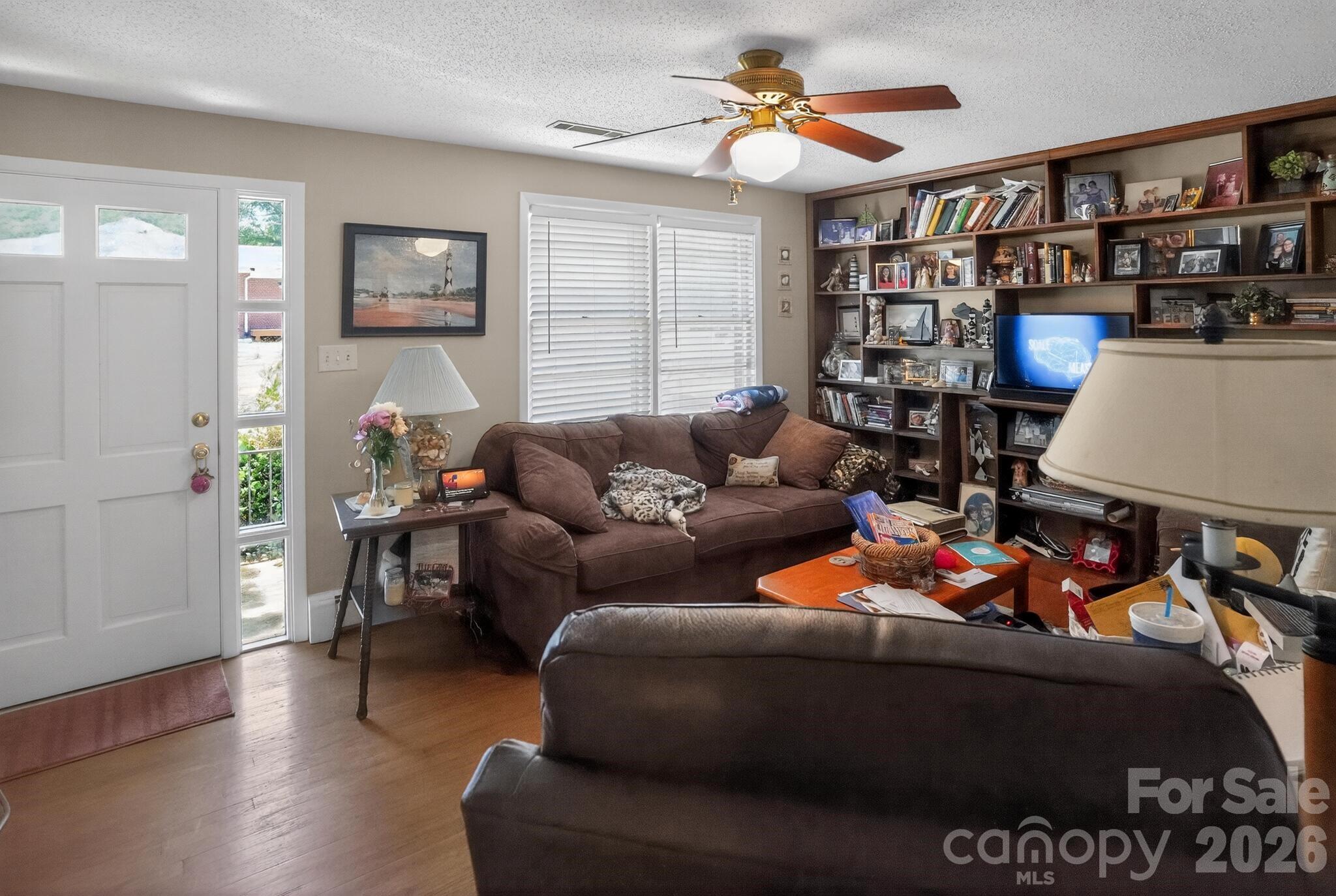 2291 19th Avenue NE — Hickory