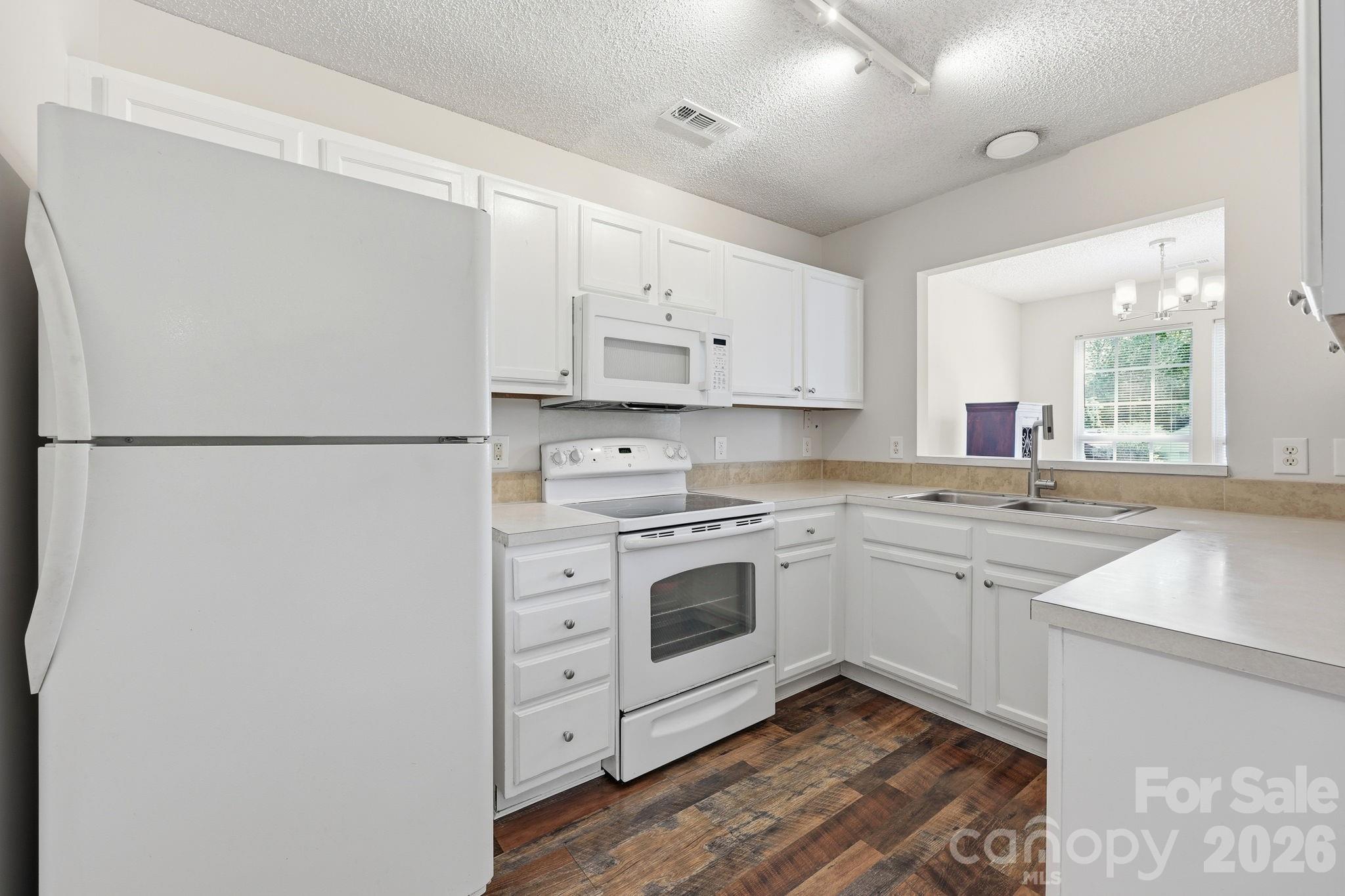 6912 Alanbrook Road — Charlotte