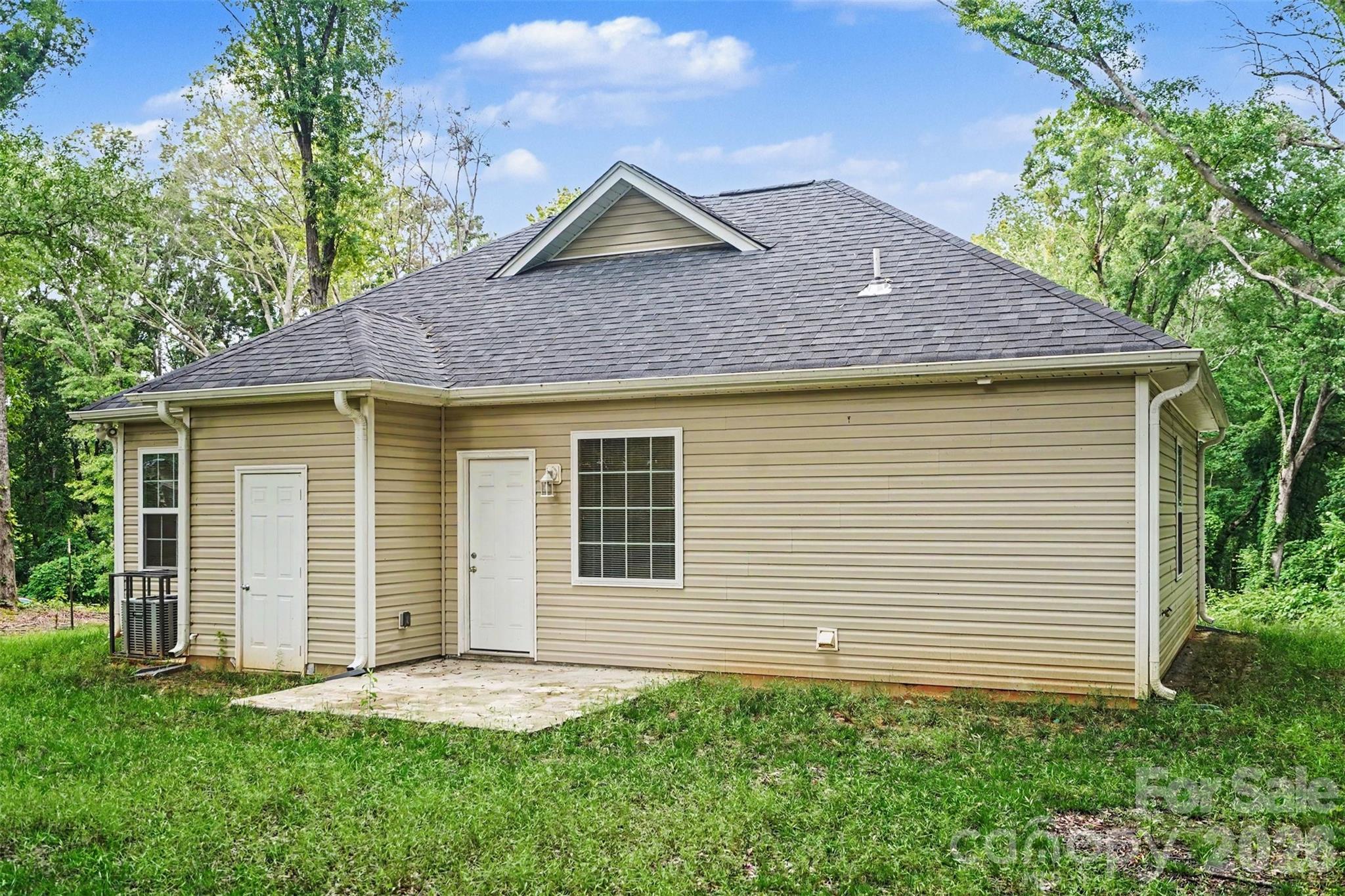 635 Johns Lane — Gastonia