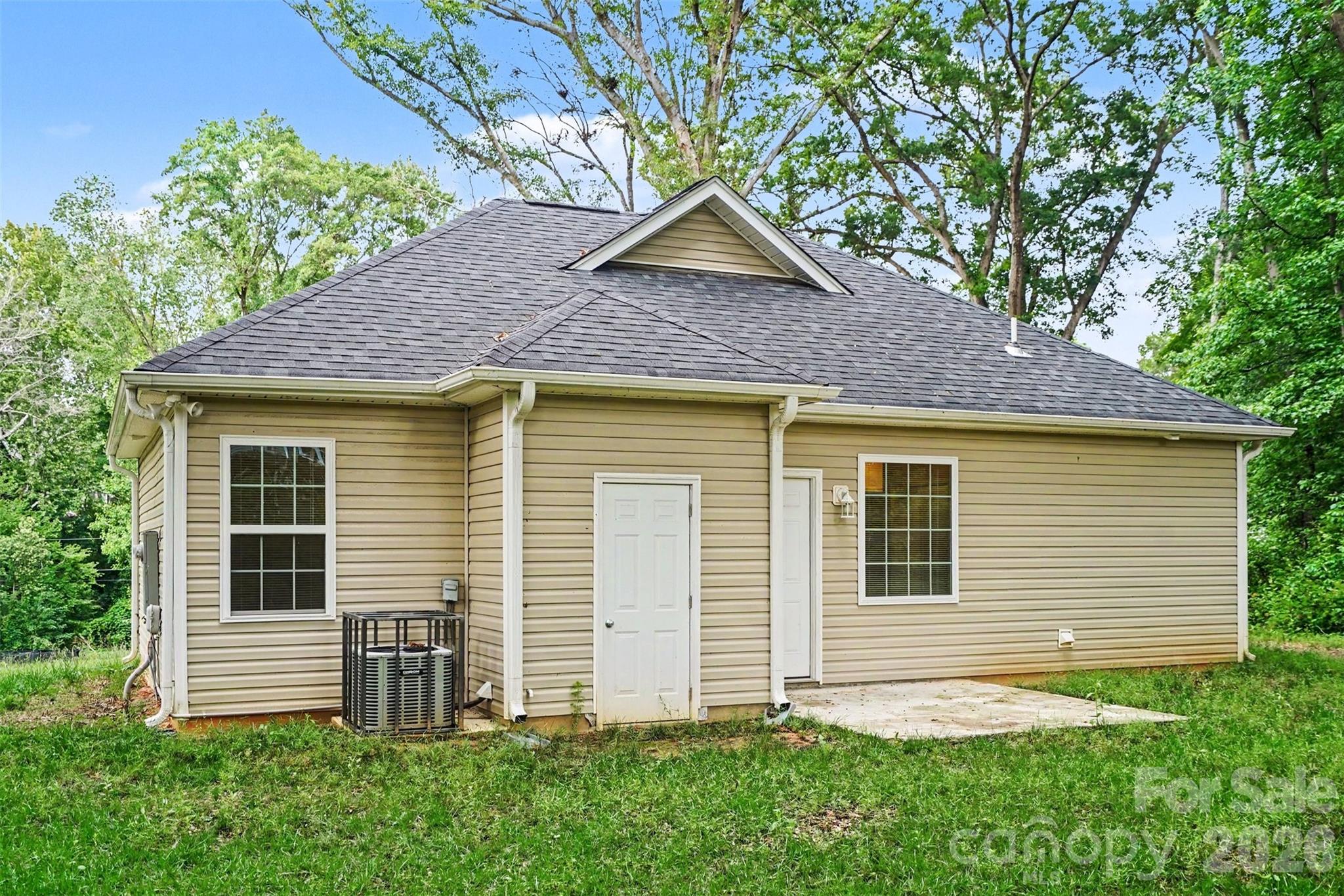 635 Johns Lane — Gastonia