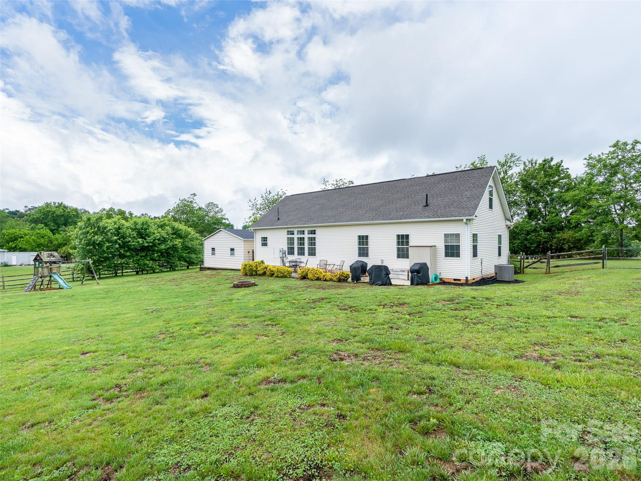300 Welch Drive — Alexander