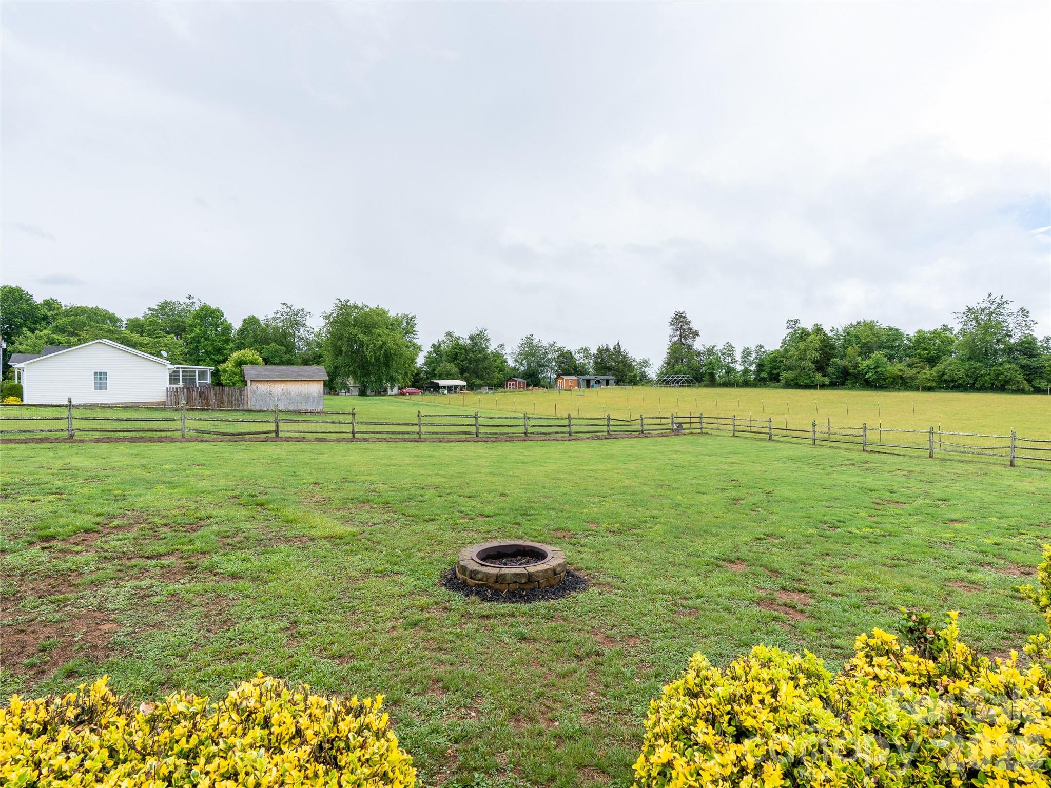 300 Welch Drive — Alexander