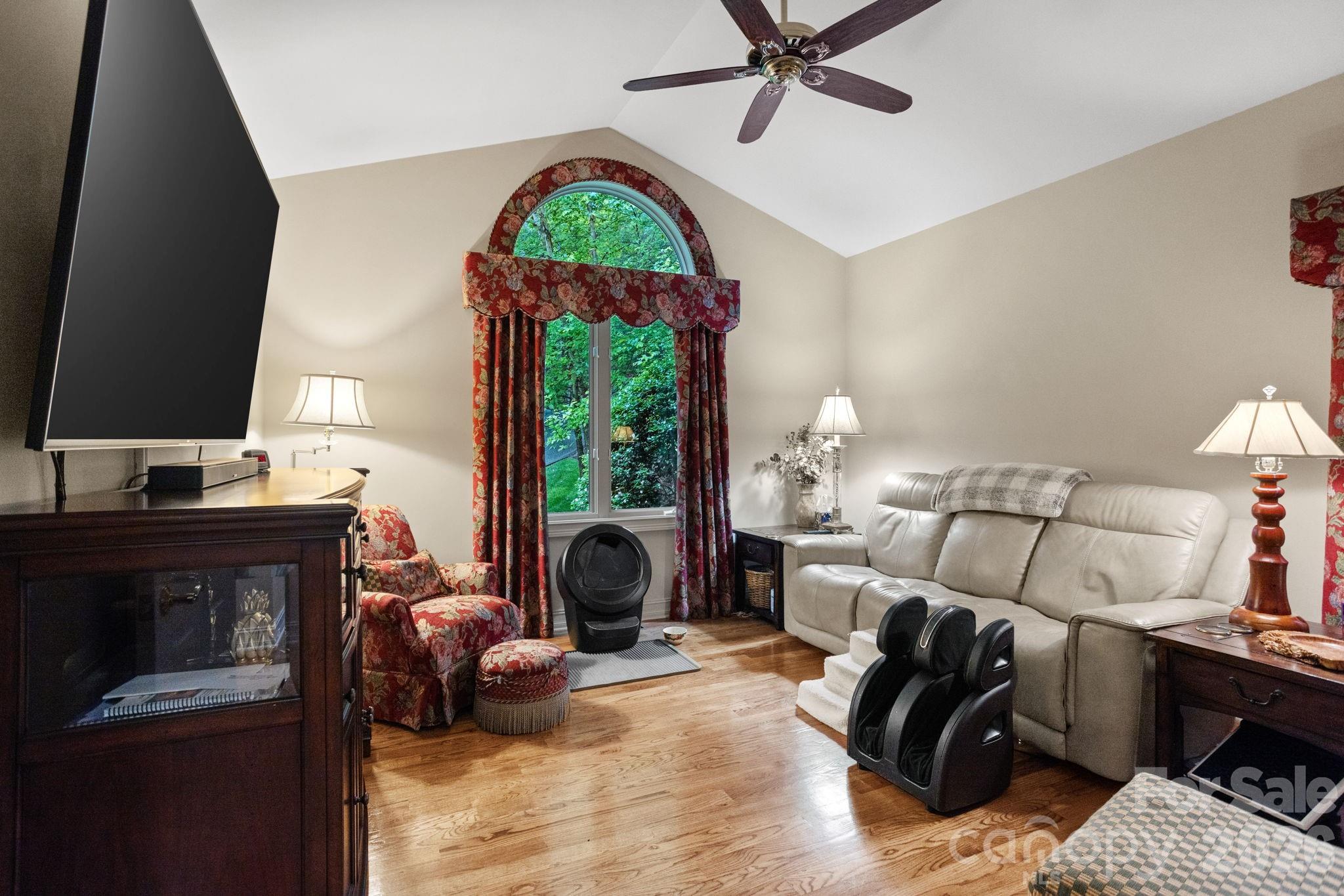 209 Pineholt Lane — Flat Rock