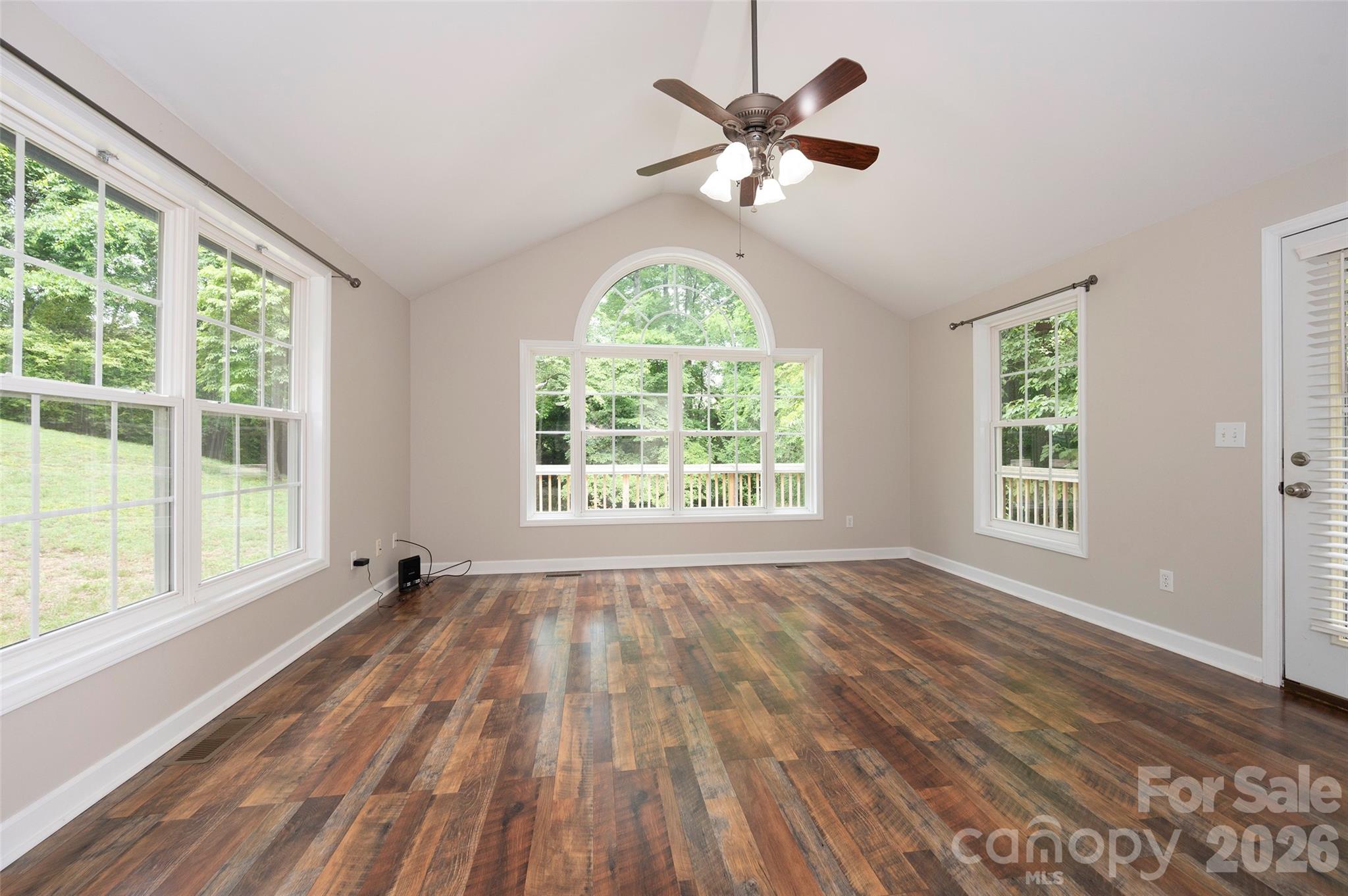 6175 La Crosse Court — Clemmons