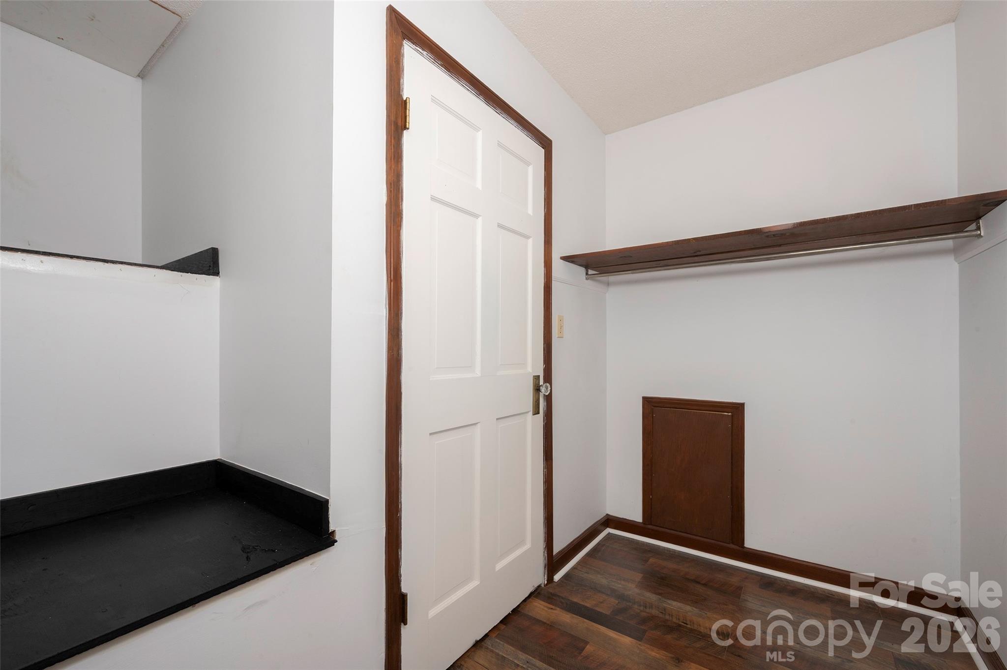 6175 La Crosse Court — Clemmons