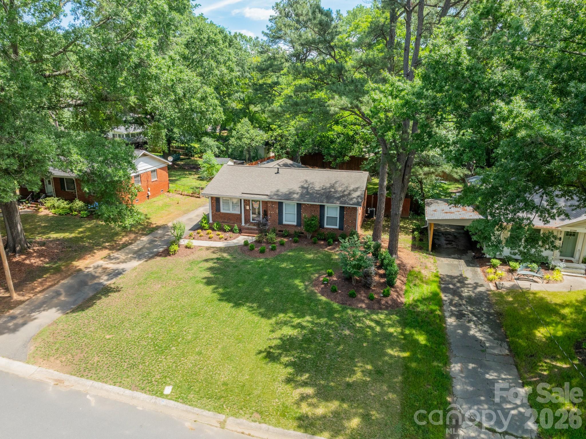3723 Litchfield Road — Charlotte