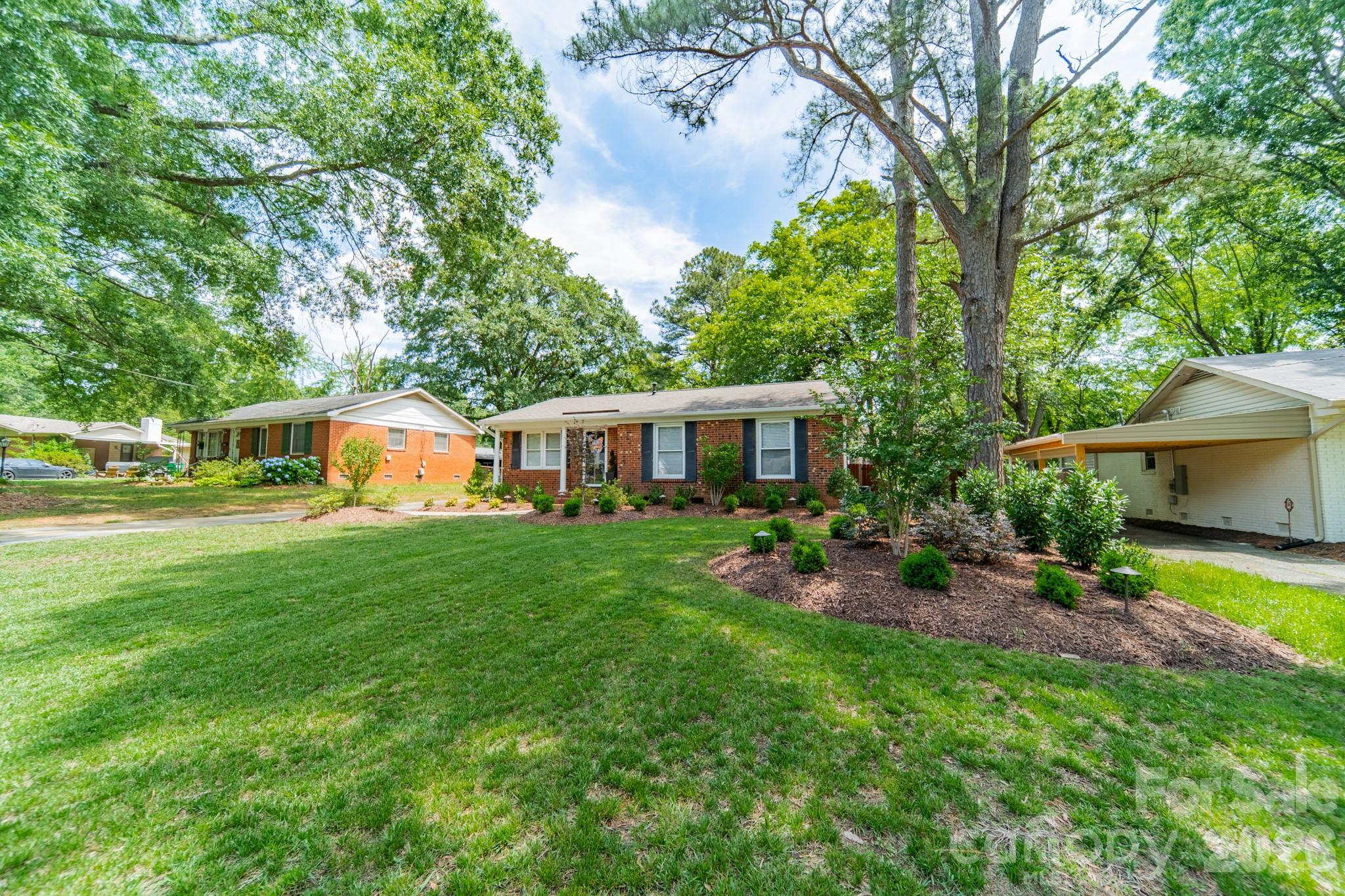 3723 Litchfield Road — Charlotte